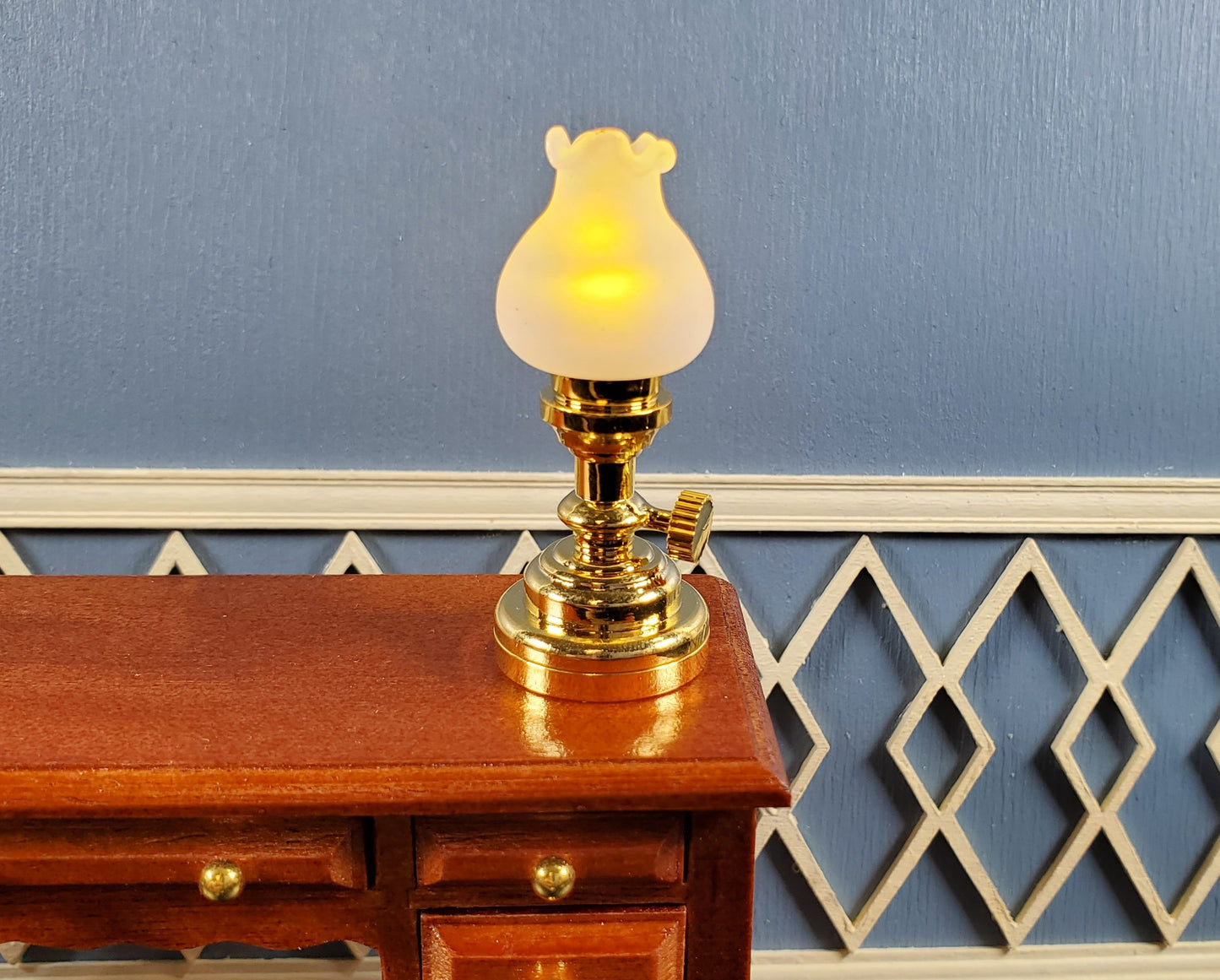 Dollhouse Battery Light Tulip Table Lamp Gold 1:12 Scale Miniature Lantern