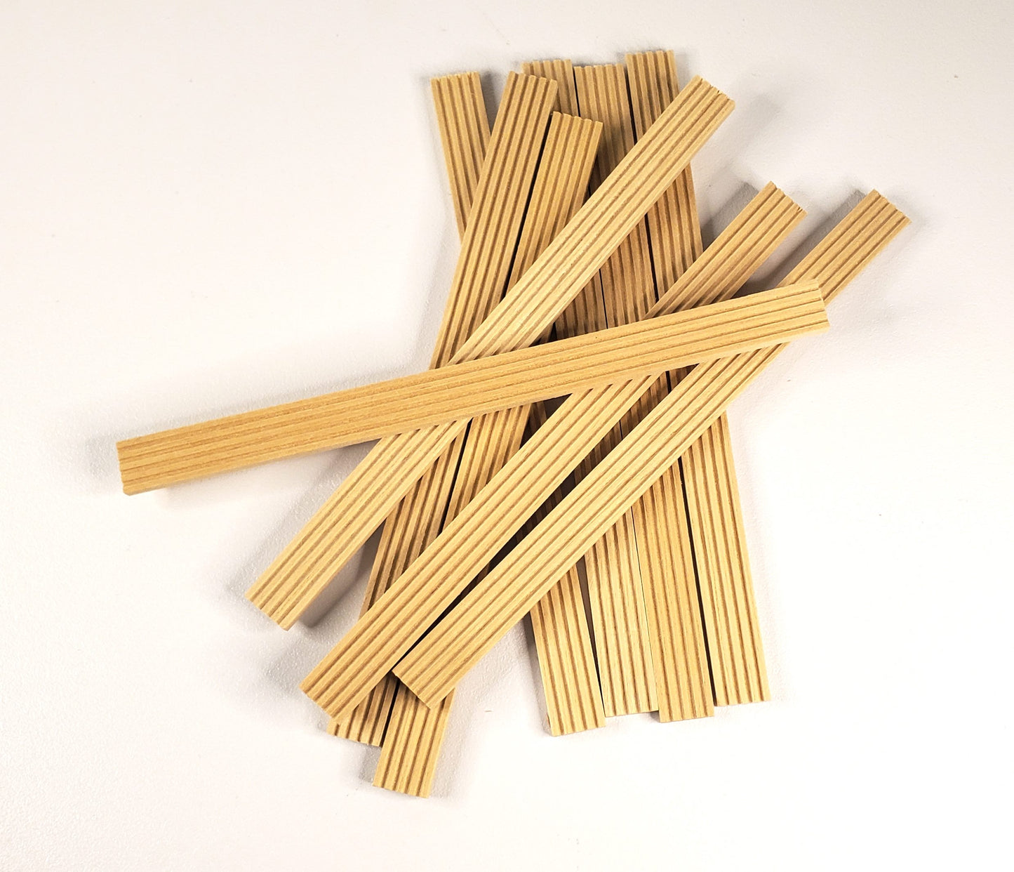 Miniature Grooved Trim Molding 10 Pieces 6" Long x 7/16" Wide 1:12 Scale HW7075