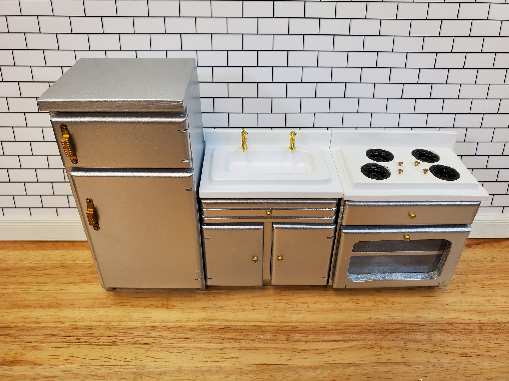 Dollhouse Kitchen Set Stove Refrigerator Sink Modern Silver 1:12 Scale Furniture