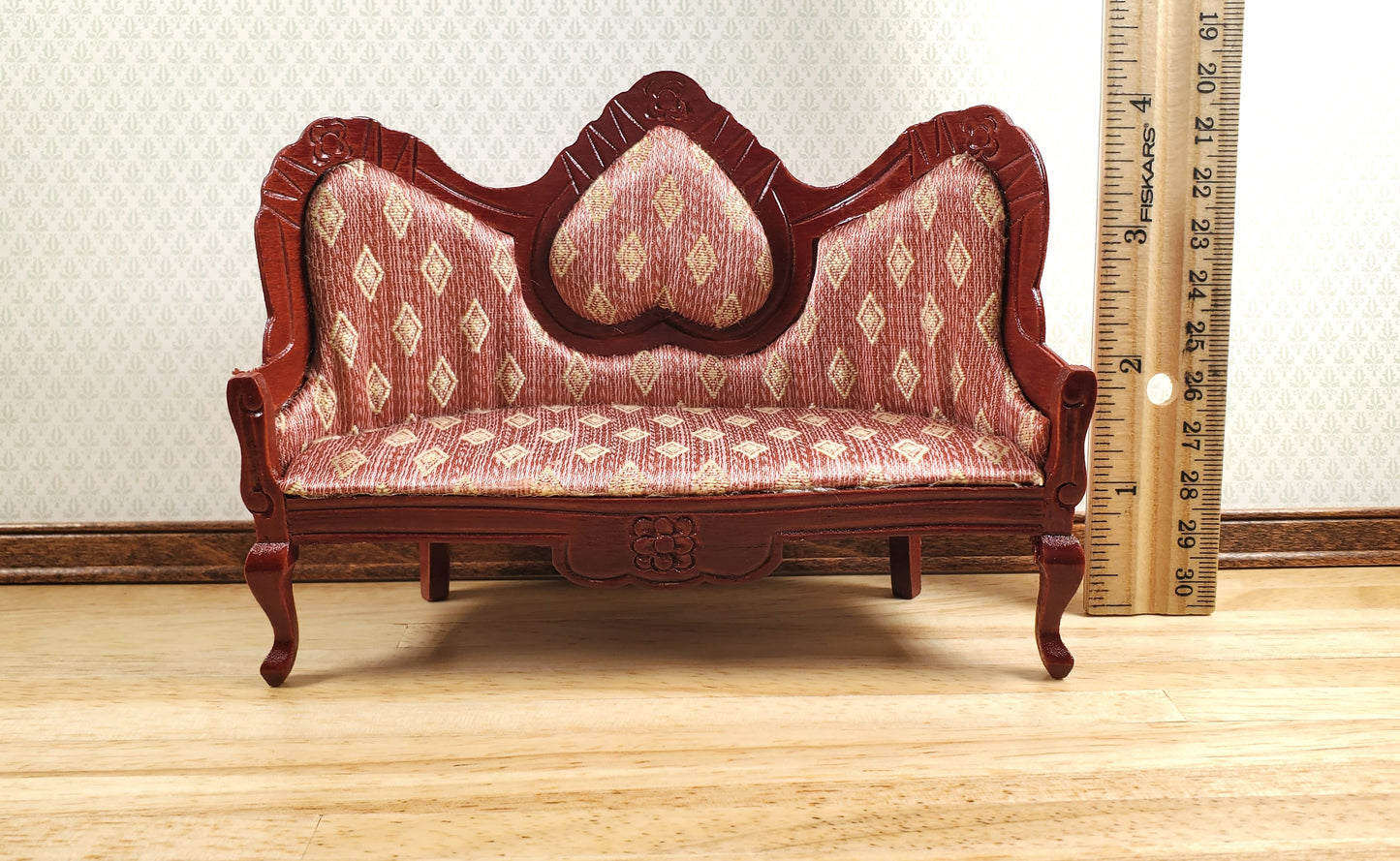 Dollhouse Victorian Heart Sofa Diamonds Dark Pink 1:12 Scale Miniature Furniture
