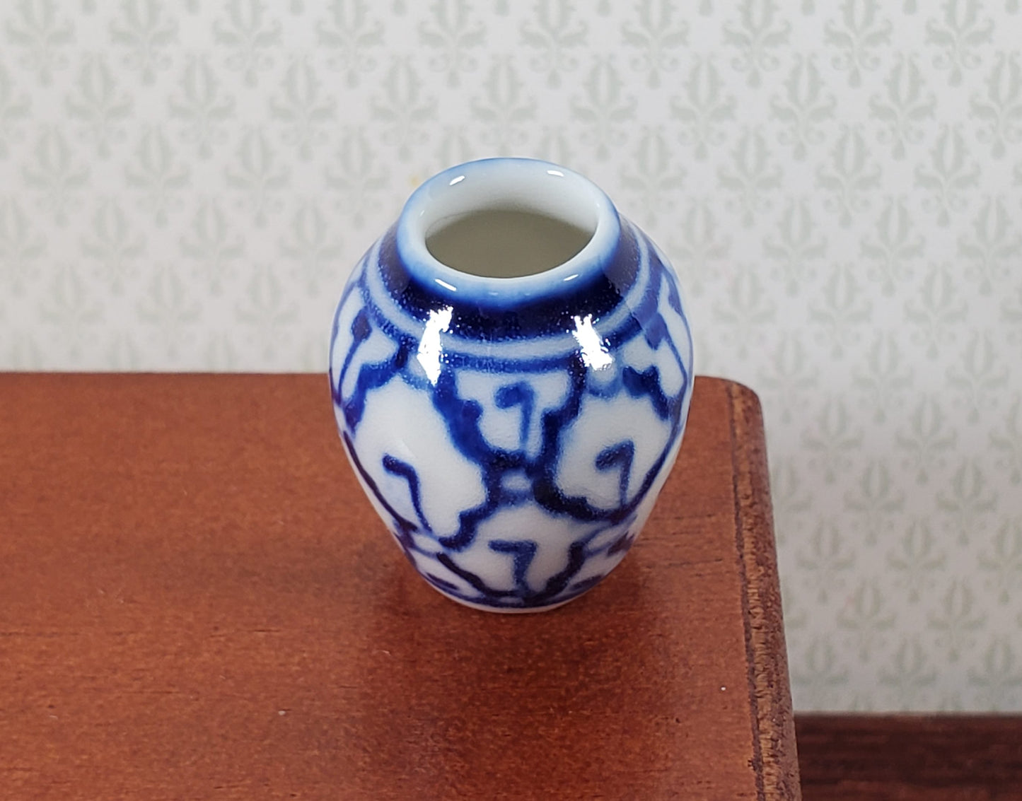 Dollhouse Large Vase Blue & White Patterned Ceramic 1:12 Scale Miniature 7/8"