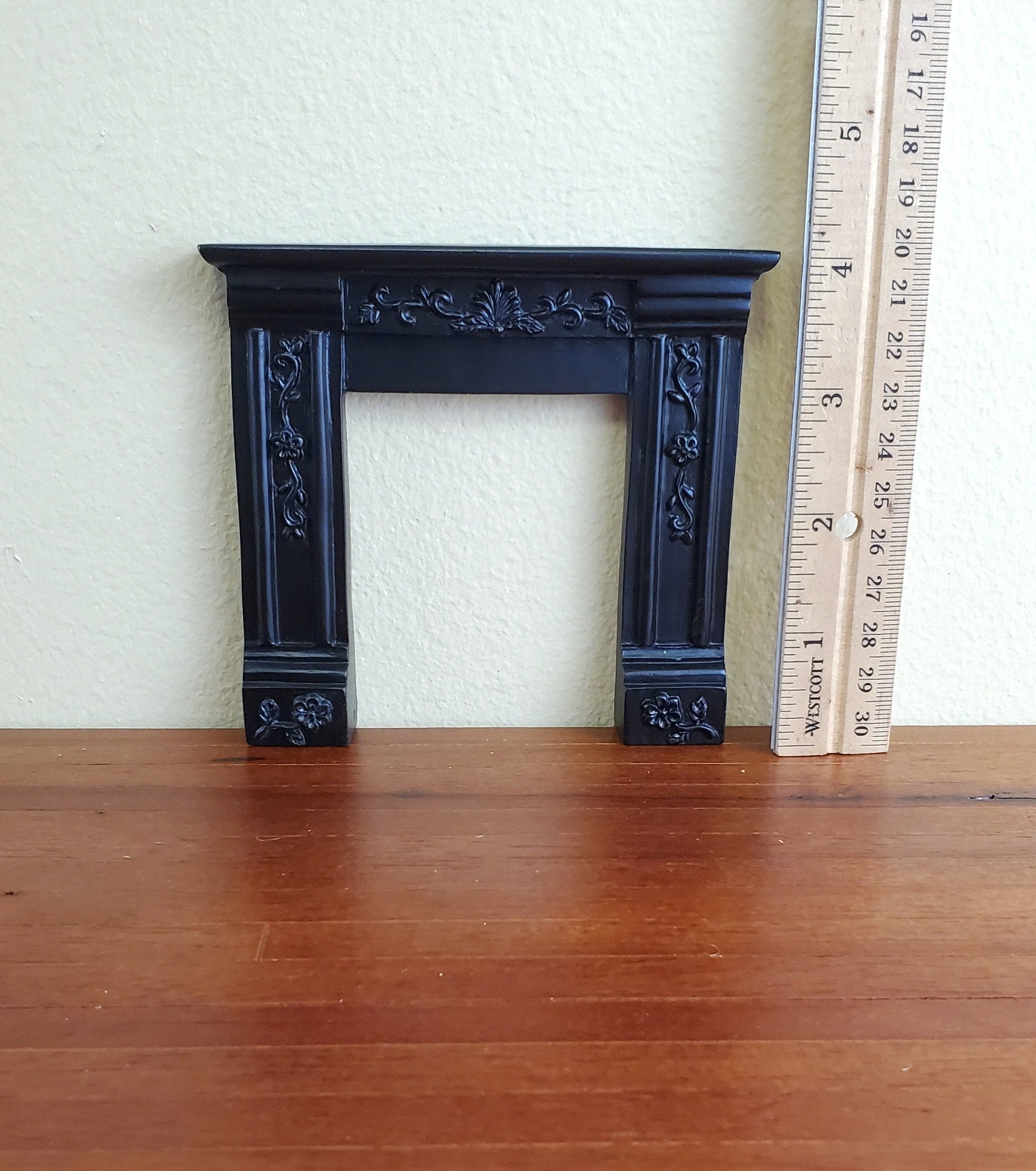 Dollhouse Miniature Fireplace Surround Victorian with Flowers Black 1:12 Scale
