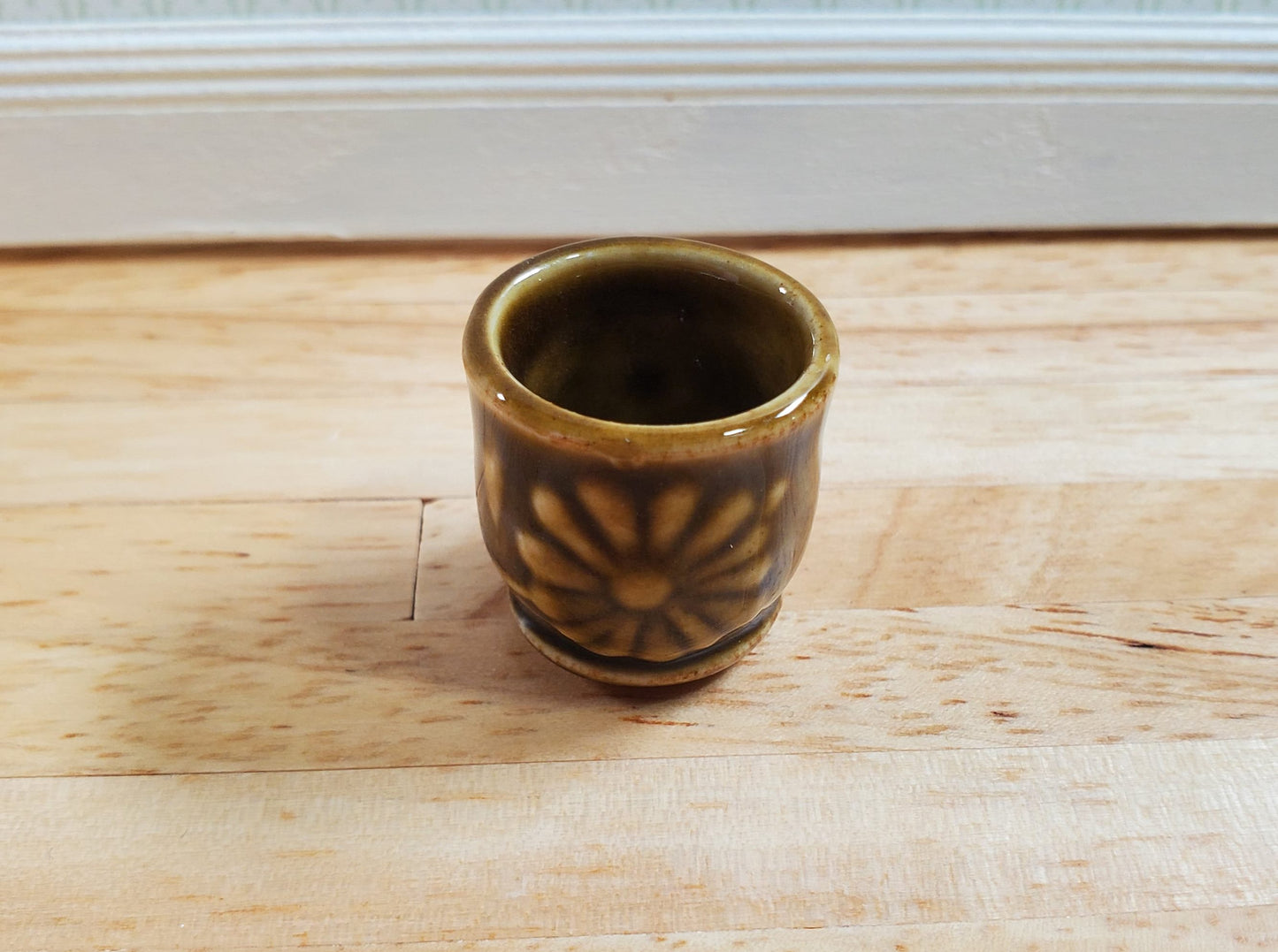 Dollhouse Brown Ceramic Planter Garden Pot 1:12 Scale Falcon Miniatures