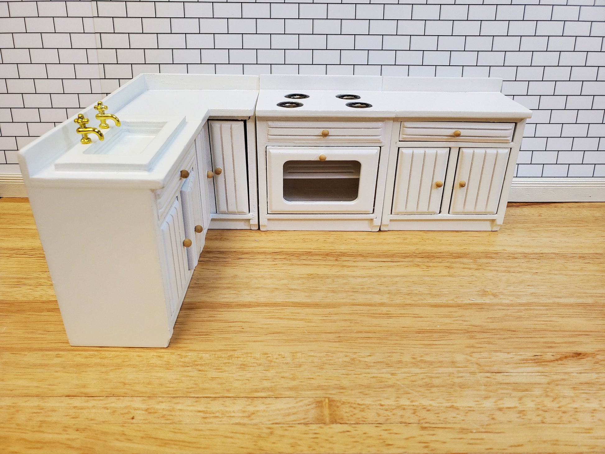 Dollhouse Kitchen Set White Sink Stove Oven Corner Piece 1:12 Scale