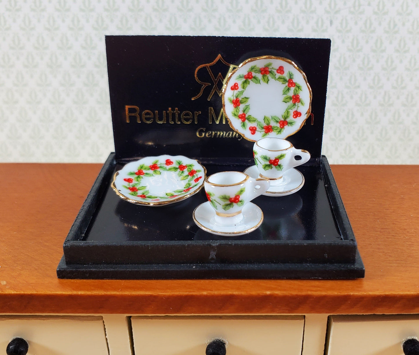 Dollhouse Coffee Setting for 2 Mistletoe Reutter Porcelain 1:12 Scale Miniatures