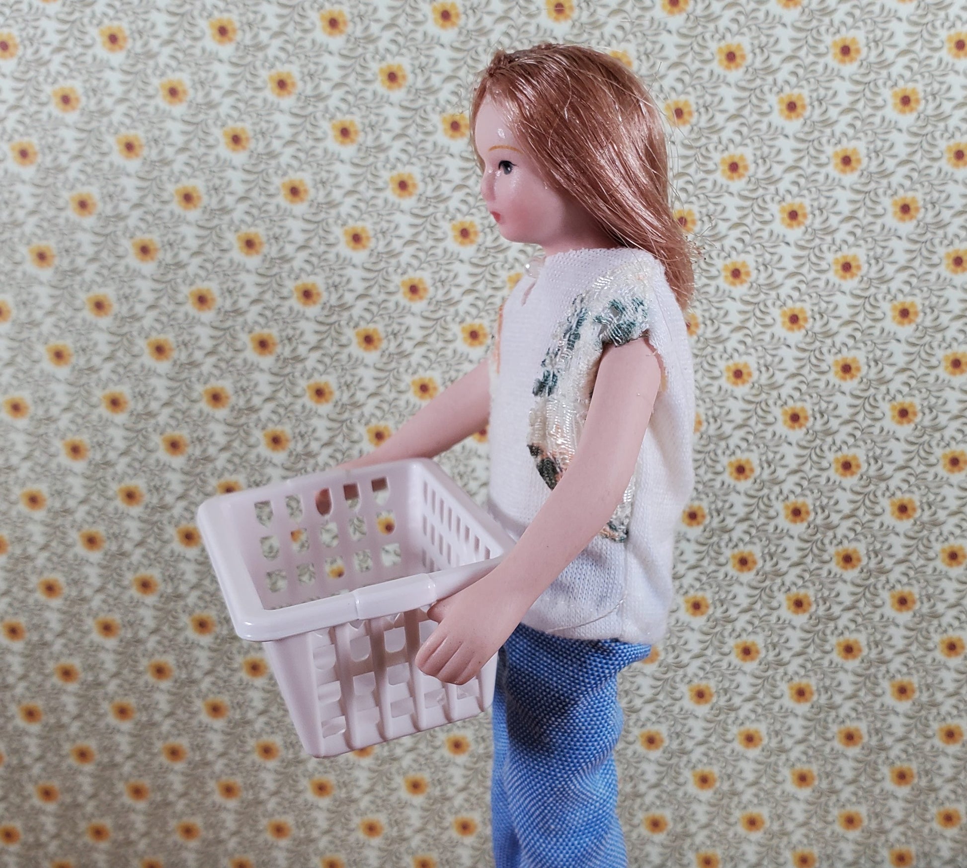 Dollhouse Laundry Basket White Modern Style 1:12 Scale Miniature