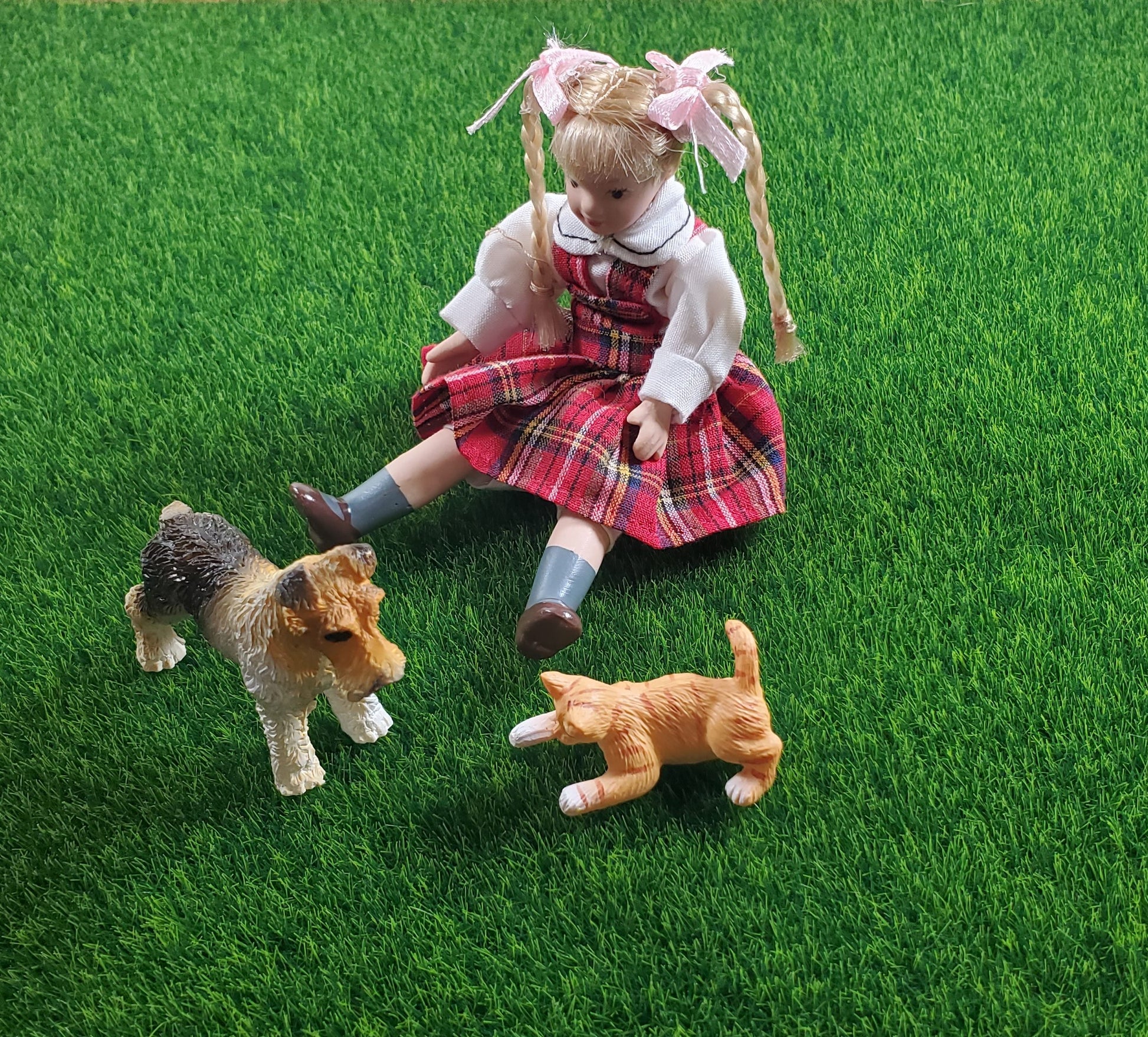 Miniature Lawn Grass Square Dollhouse Yard Gardens Model Scenery 11 3/4" x 12"