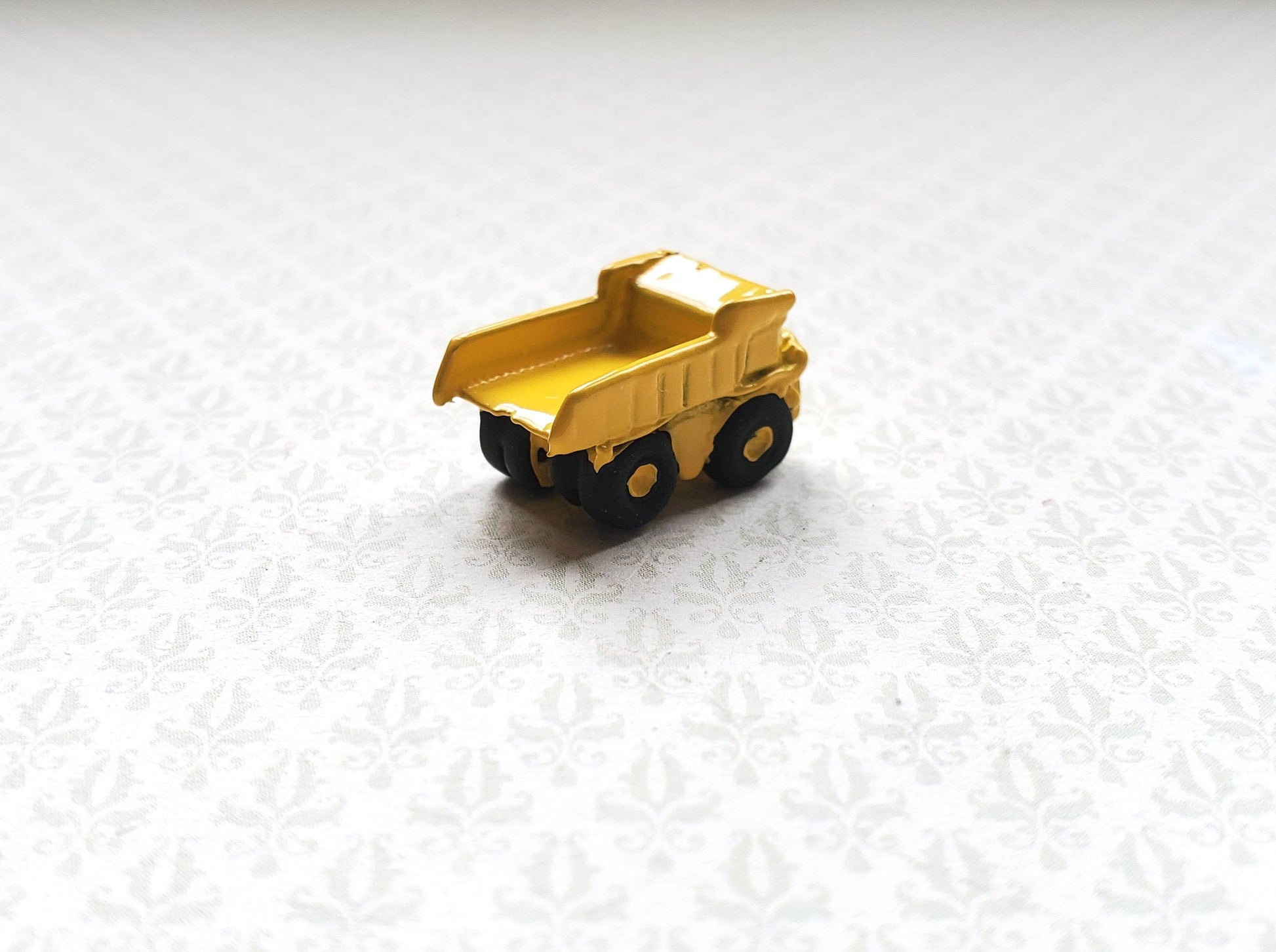 Dollhouse Miniature Dump Truck Toy Yellow & Black Metal 1:12 Scale