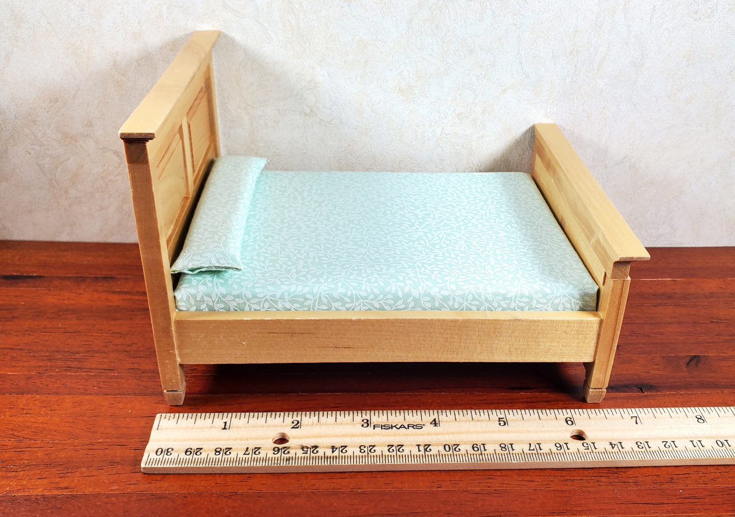 Dollhouse Double Bed Wood Light Oak Finish 1:12 Scale Bedroom Furniture
