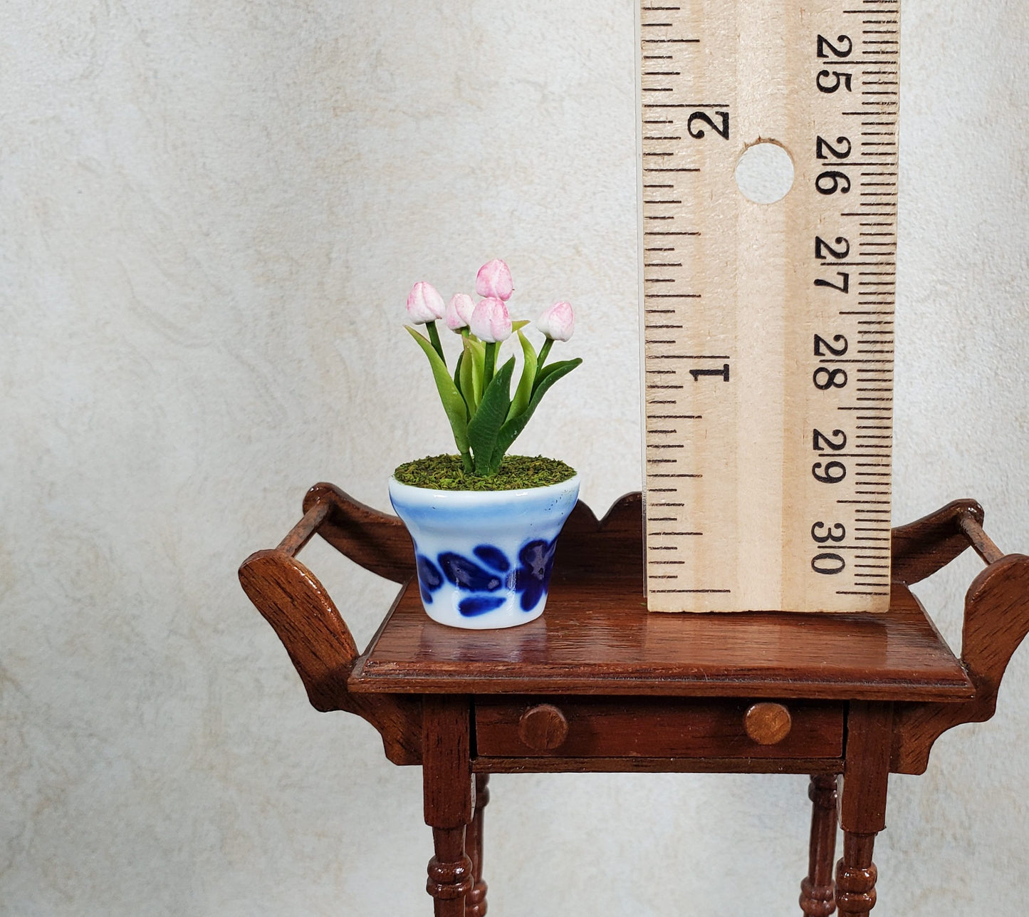 Dollhouse Light Pink Tulips in a Blue & White Ceramic Pot 1:12 Scale Miniature