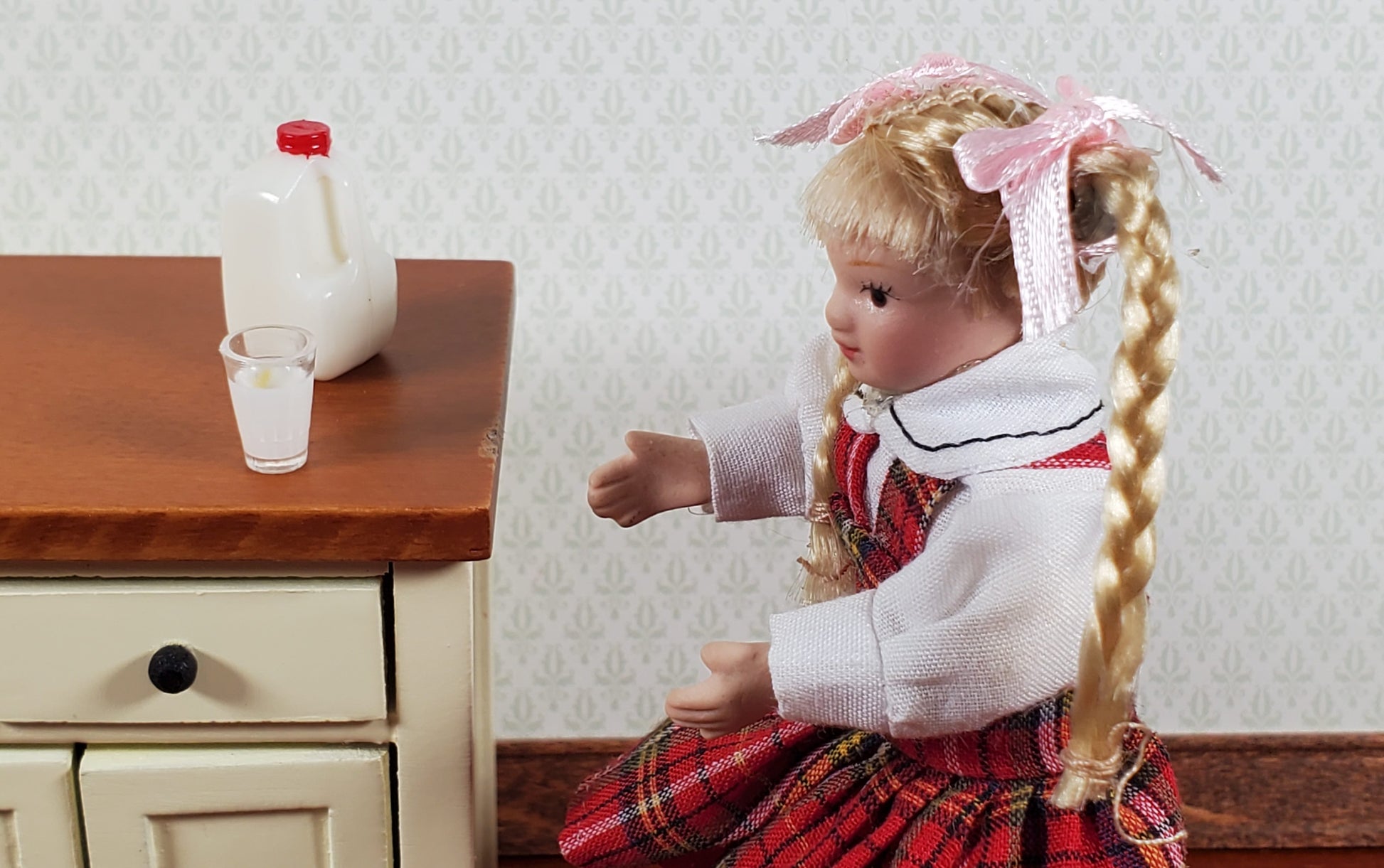 Dollhouse Gallon of White Milk with Filled Cup 1:12 Scale Miniature Food