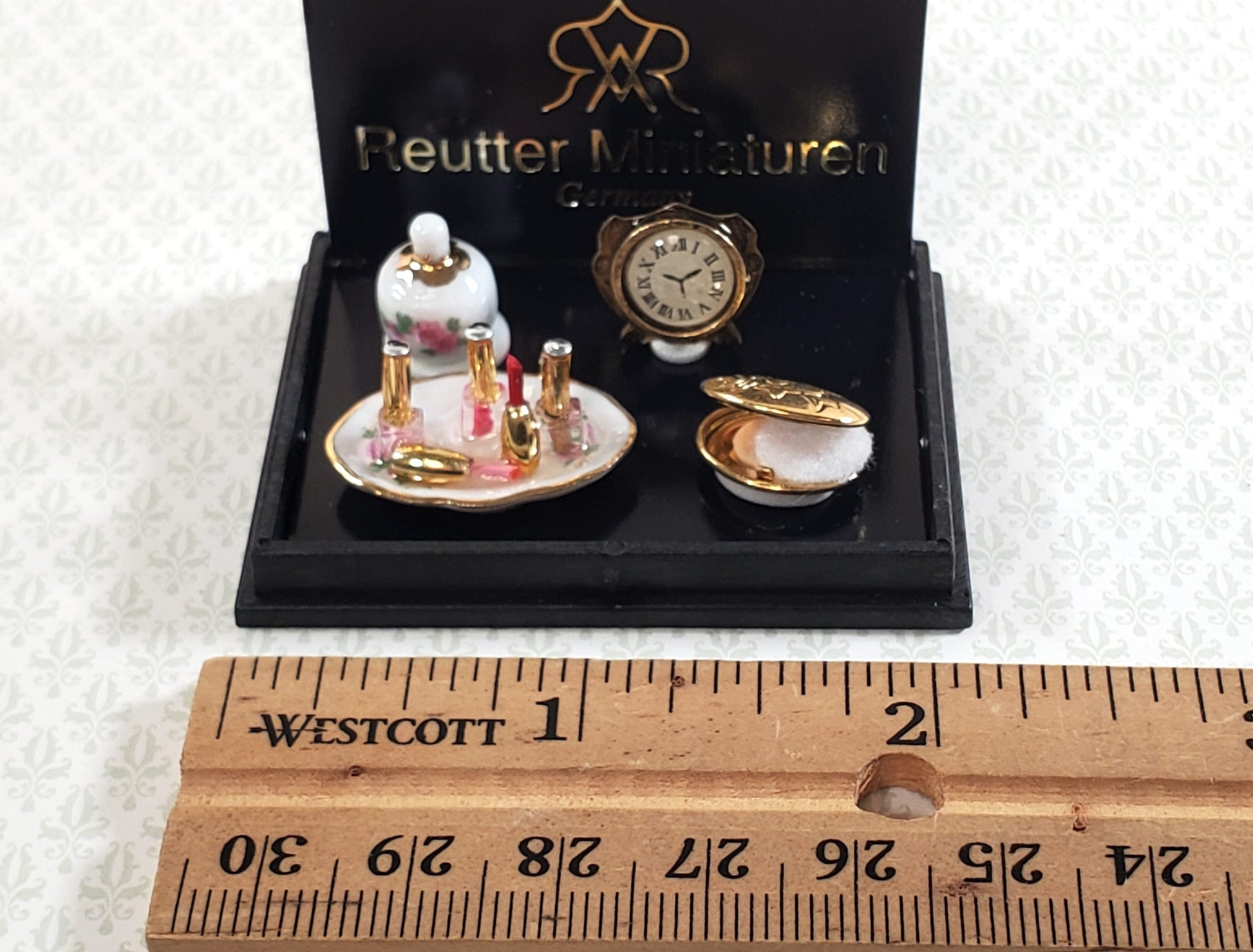 Dollhouse Vanity Set Make Up Nail Polish Clock Reutter Porcelain 1:12 Scale Miniatures