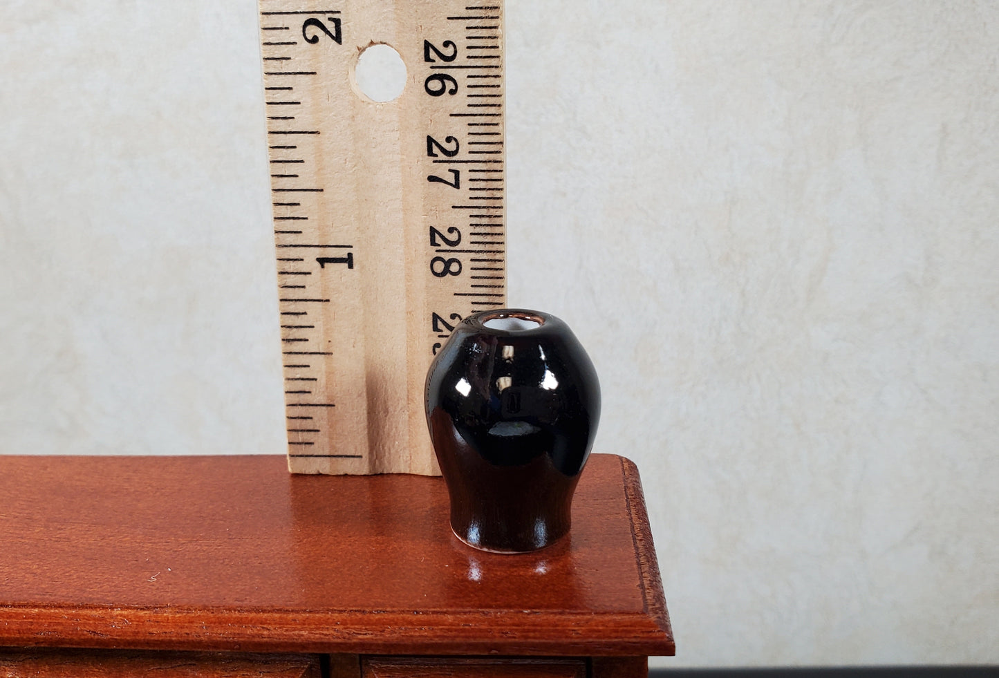 Dollhouse Black Ceramic Vase 1:12 Scale Miniature