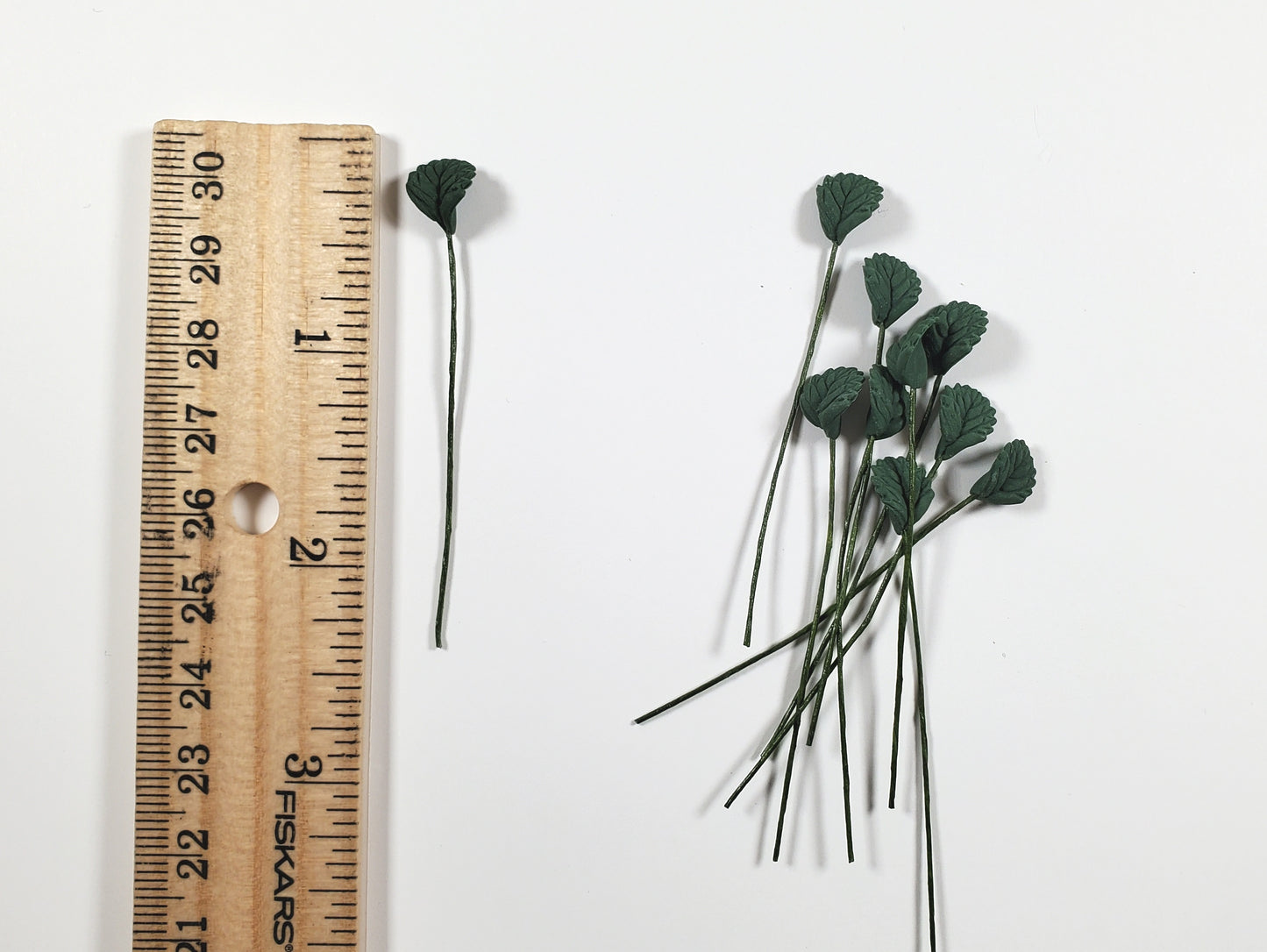 Dollhouse Dark Green Serrated Leaves Long Stem Set of 10 1:12 Scale Miniature