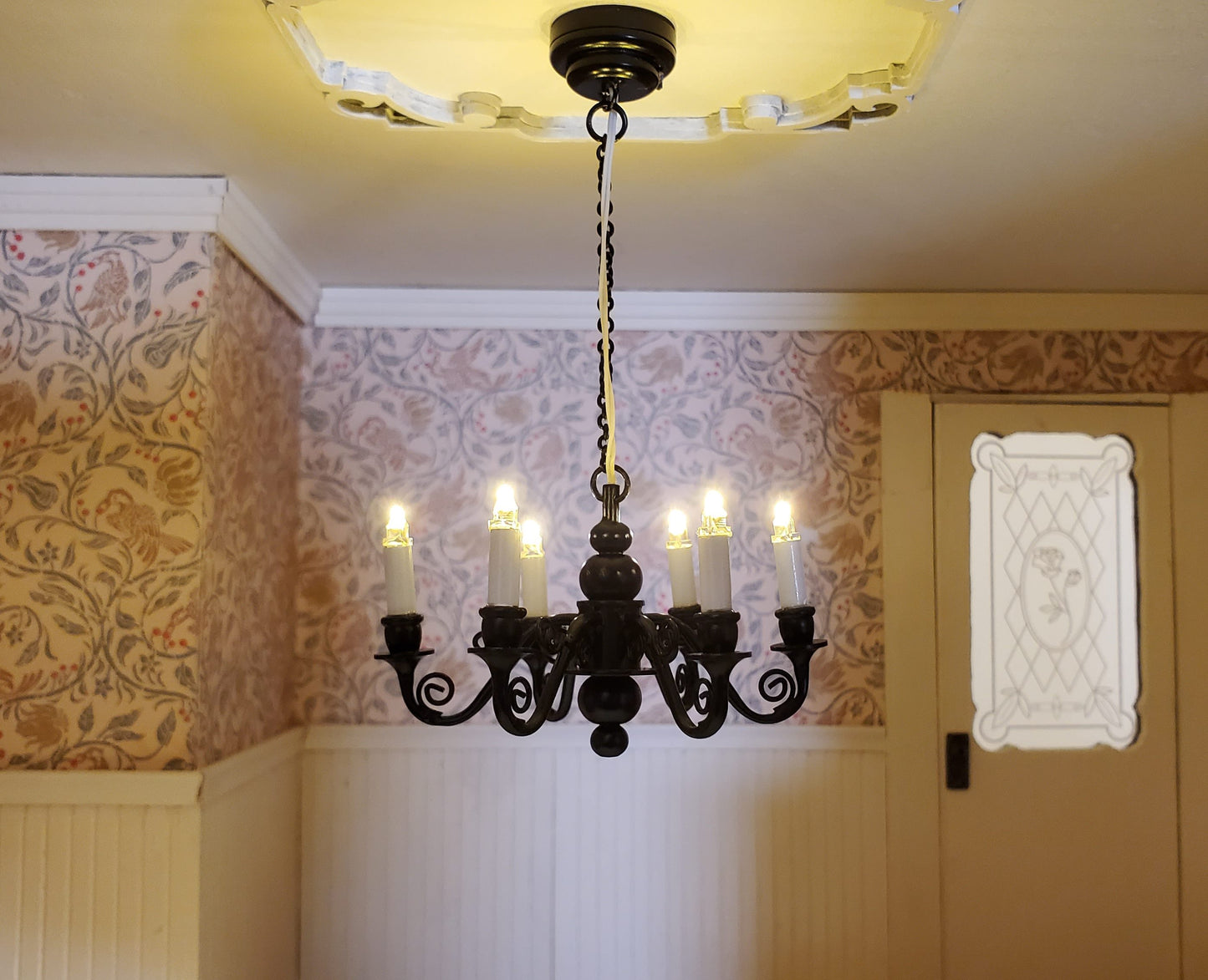 Dollhouse Battery Chandelier Light 6 Arm Black Scroll 1:12 Scale Miniature Lamp