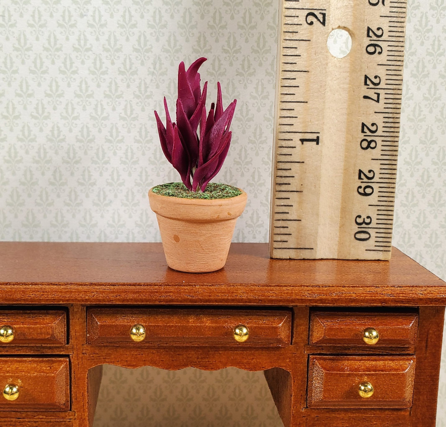 Dollhouse Twisted Sister Purple Plant in a Terra Cotta Pot 1:12 Scale Miniature