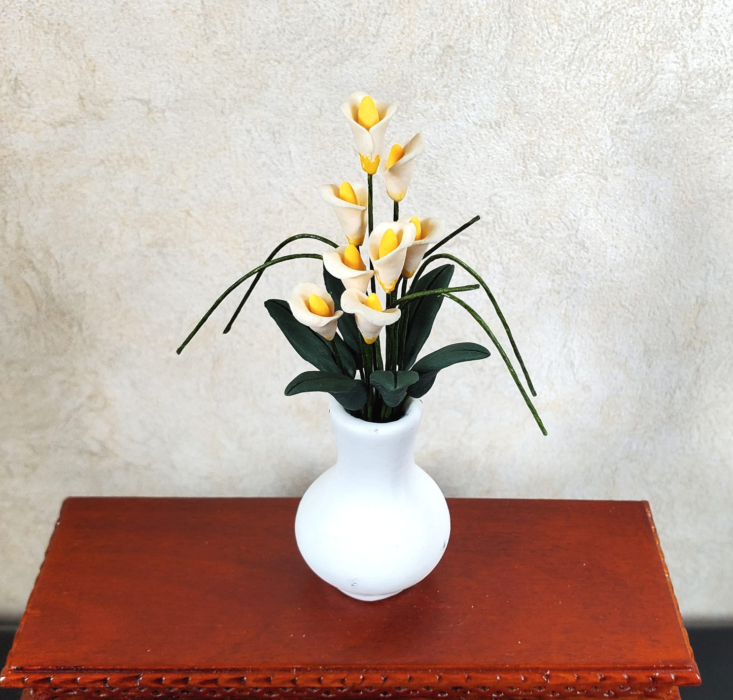 Dollhouse White Calla Lilies in White Ceramic Vase 1:6 Scale Miniature
