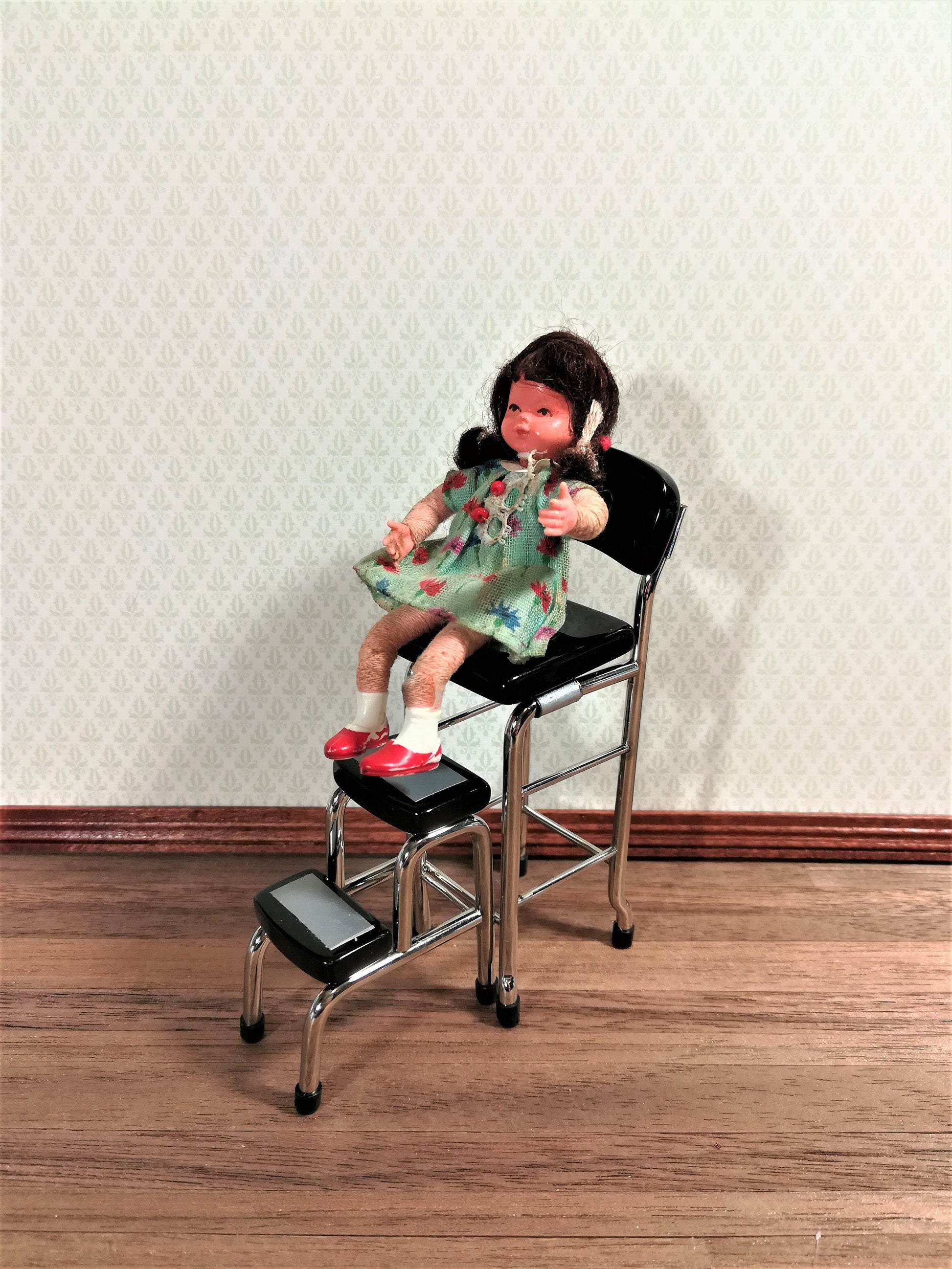Dollhouse Retro Step Stool Tall Chair 1950s Style Black 1:12 Scale Miniature