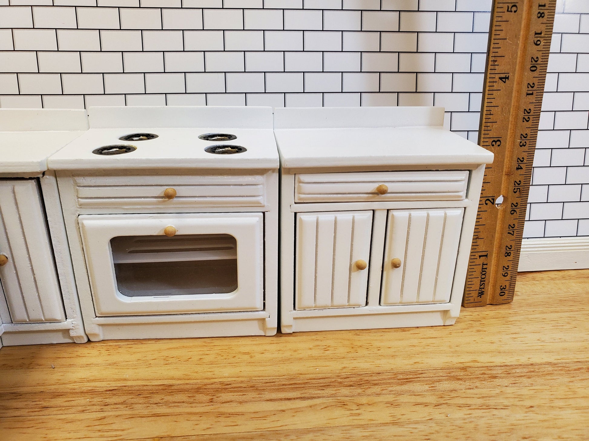 Dollhouse Kitchen Set White Sink Stove Oven Corner Piece 1:12 Scale