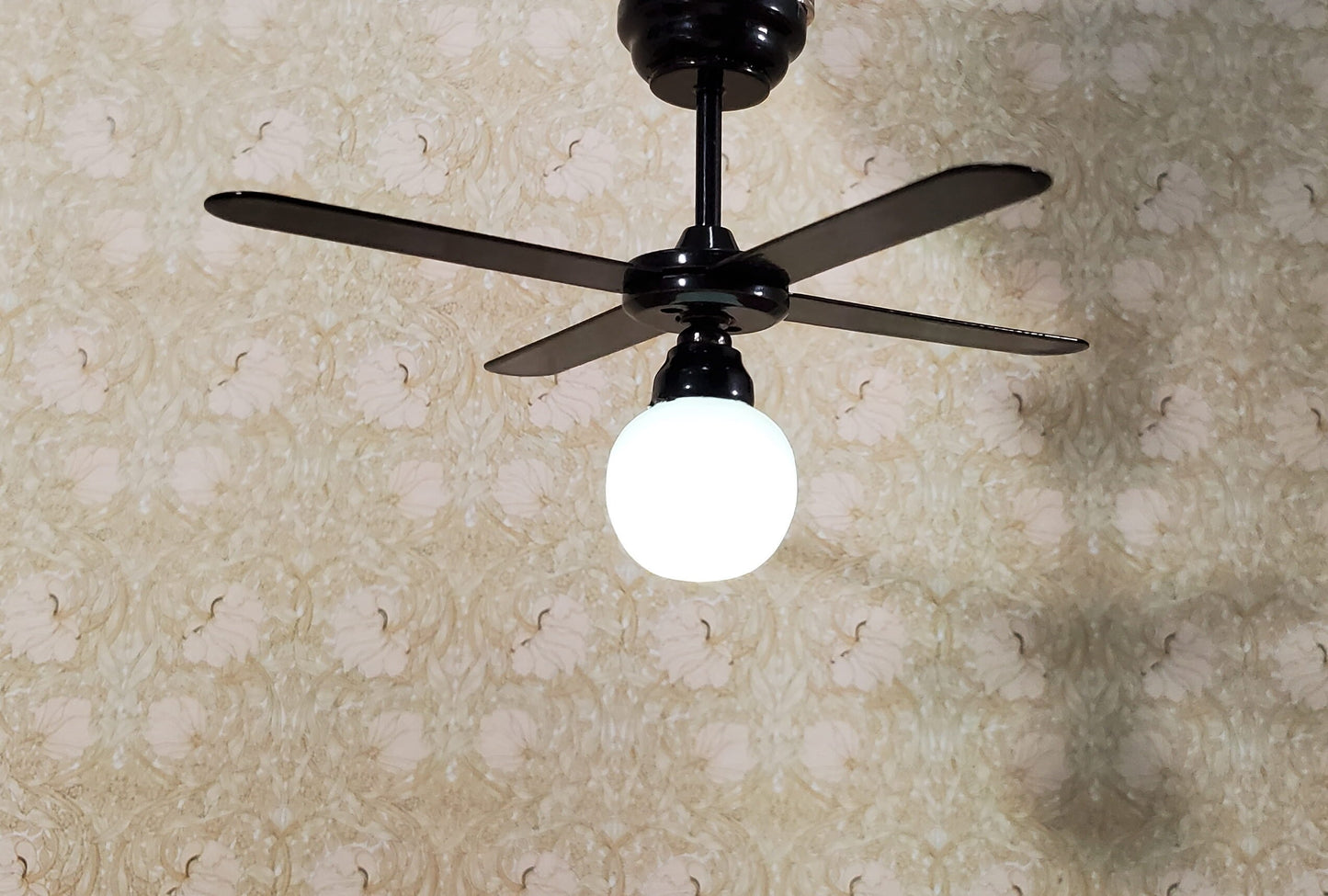 Dollhouse Ceiling Fan Light Black LED Battery 4 Blades 1:12 Scale Houseworks