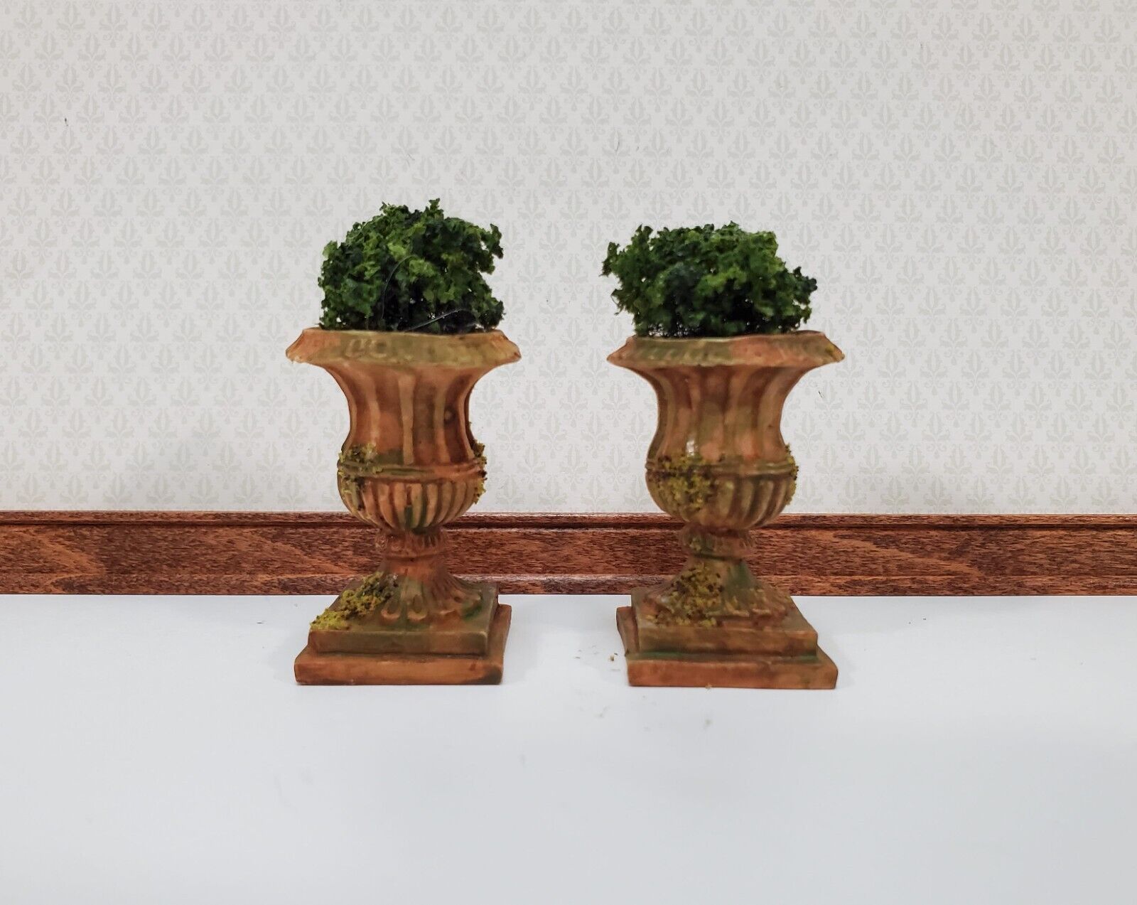 Dollhouse Urn Planter (x2) Cast Resin 1:12 Aged Tan A1441A by Falcon Miniatures