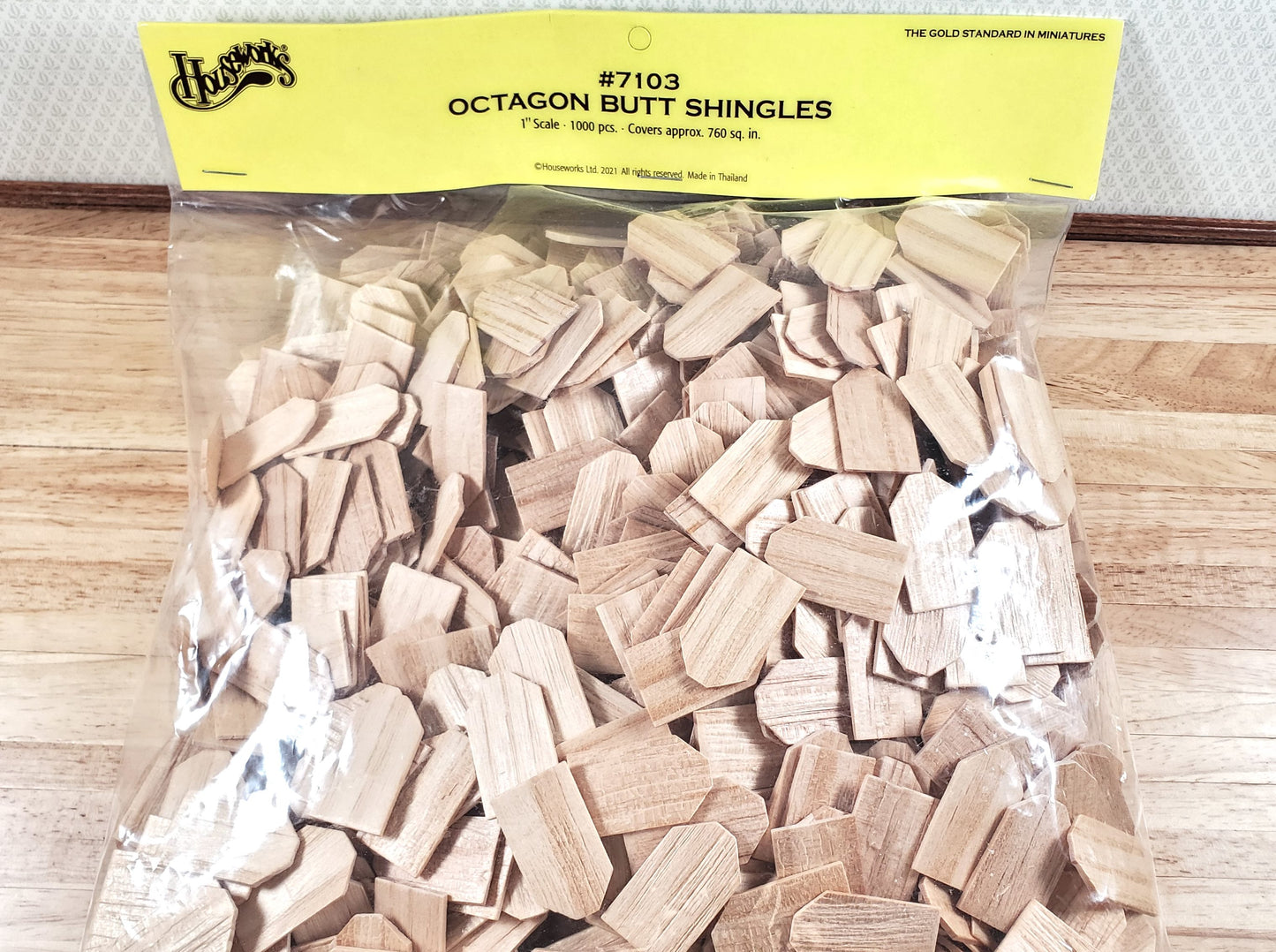 Dollhouse Shingles Octagon Butt Large Bag Light Wood 1:12 Scale 1000 pcs HW7103