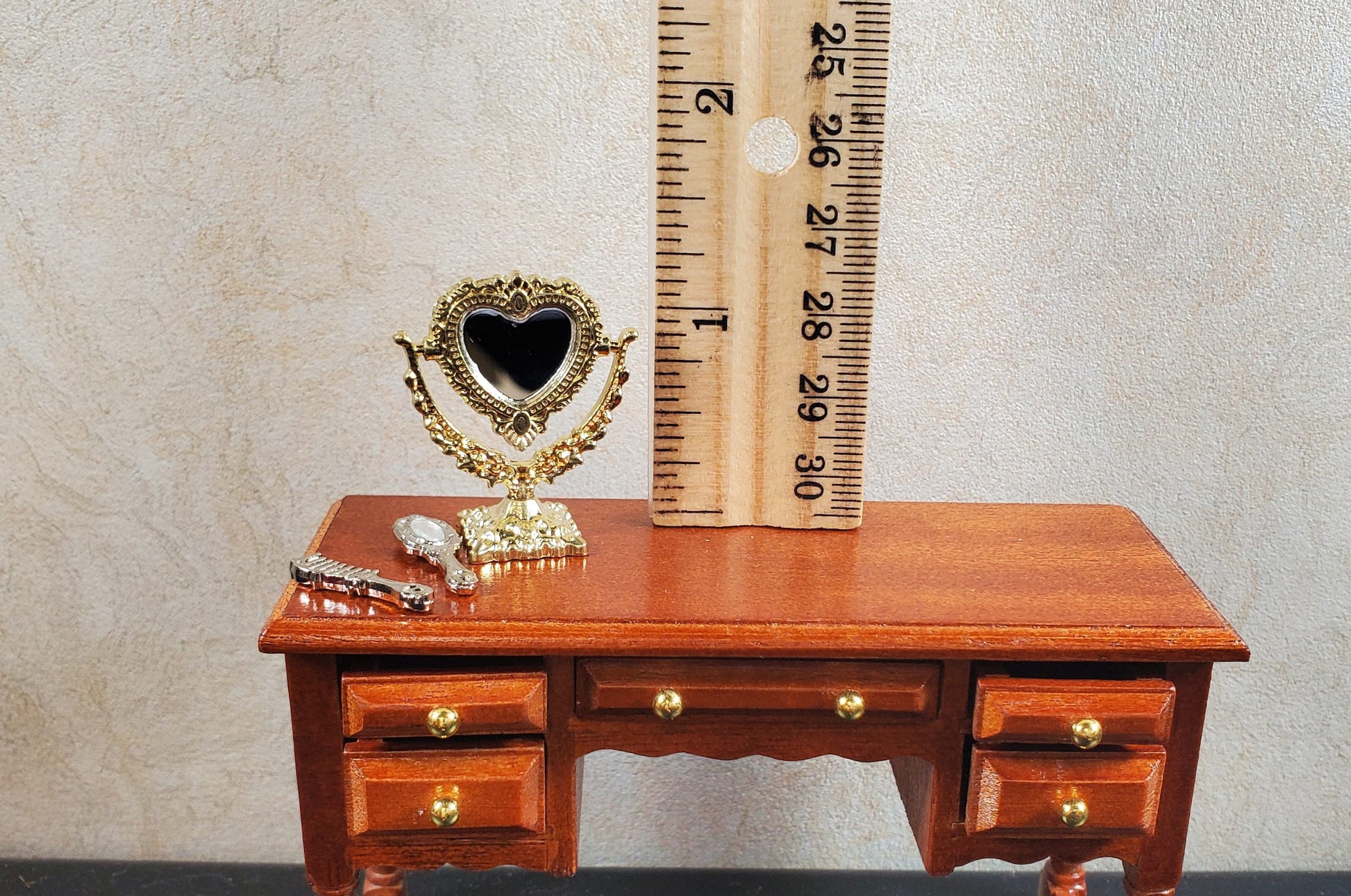 Dollhouse Vanity Make-Up Mirror with Comb and Small Mirror Heart 1:12 Scale
