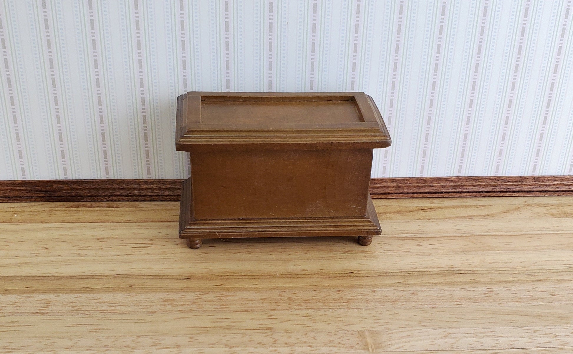 Dollhouse Miniature Wood Blanket Trunk or Toy Chest 1:12 Scale Furniture