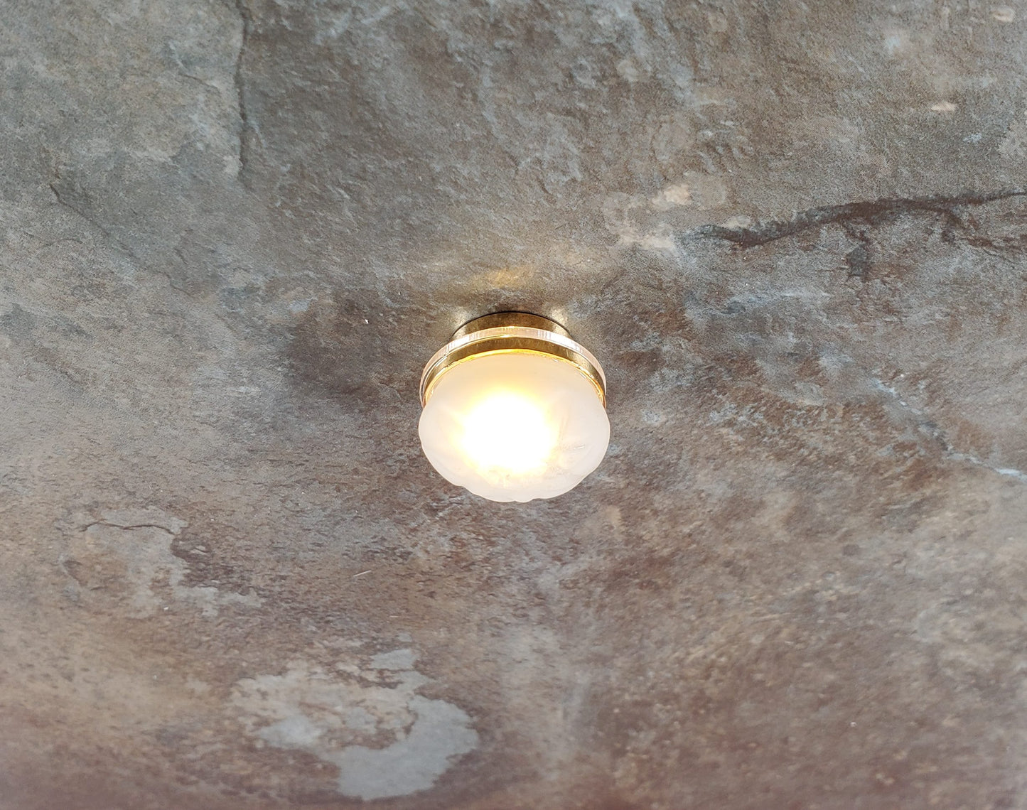 Dollhouse Ceiling Light Small Round Battery Operated 1:12 Scale Houseworks 2338