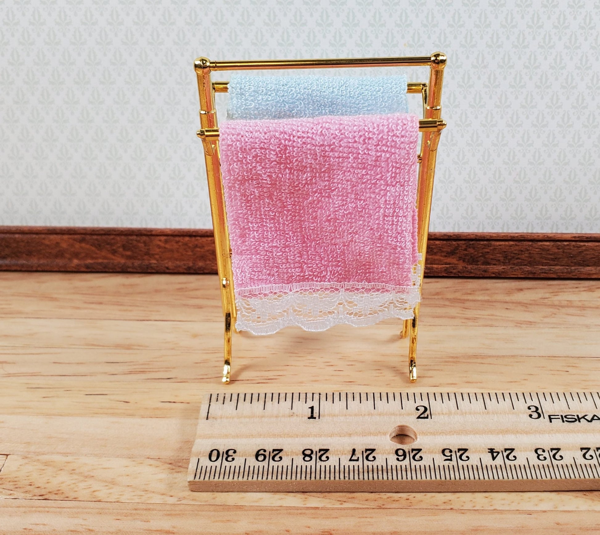 Dollhouse Towel Drying Rack Stand w/ Towels Metal 1:12 Scale Miniature Bathroom