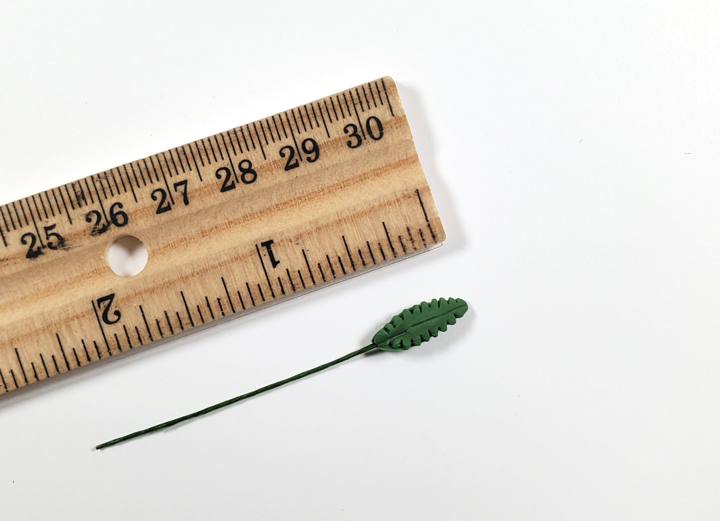 Dollhouse Green Leaves Long Stem Set of 10 Long Serrated 1:12 Scale Miniature