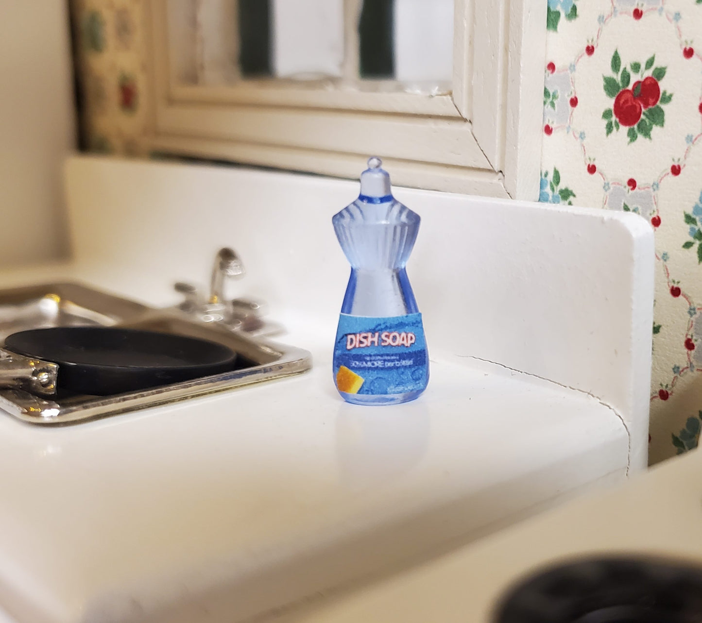 Dollhouse Dish Soap Dishwashing Bottle 1:12 Scale Miniature Kitchen Accessories