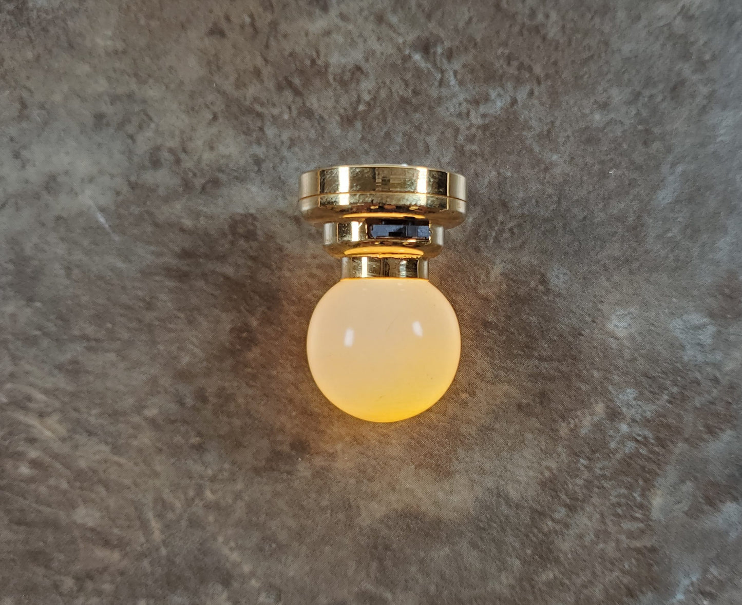 Dollhouse Battery Ceiling Light Hanging White Globe Shade 1:12 Scale Houseworks