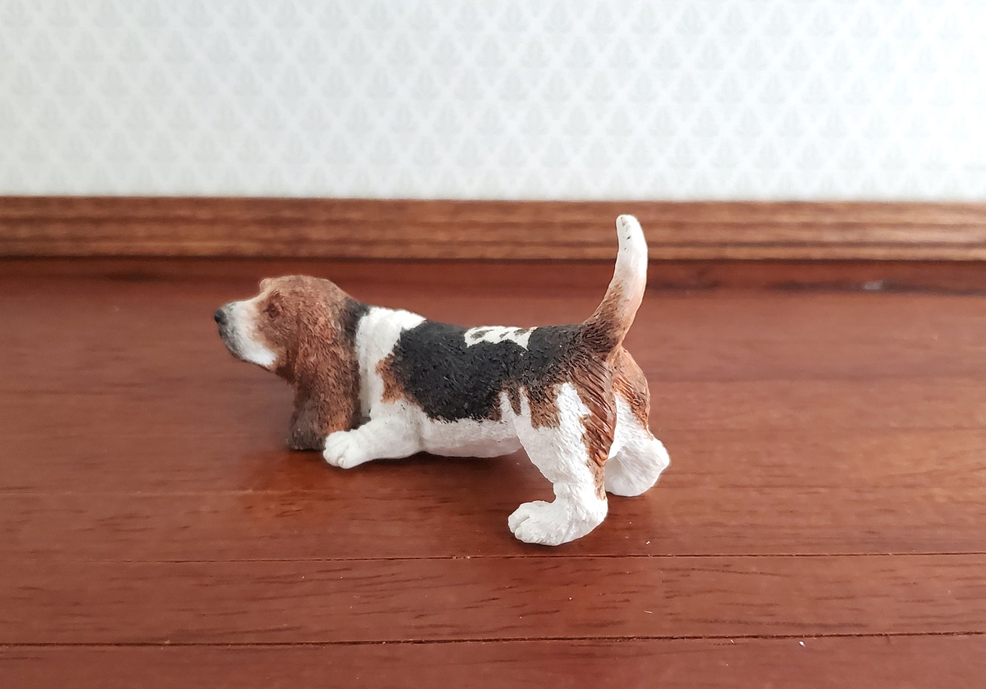 Miniature Dog Basset Hound Playful Stance 1:12 Scale by Falcon