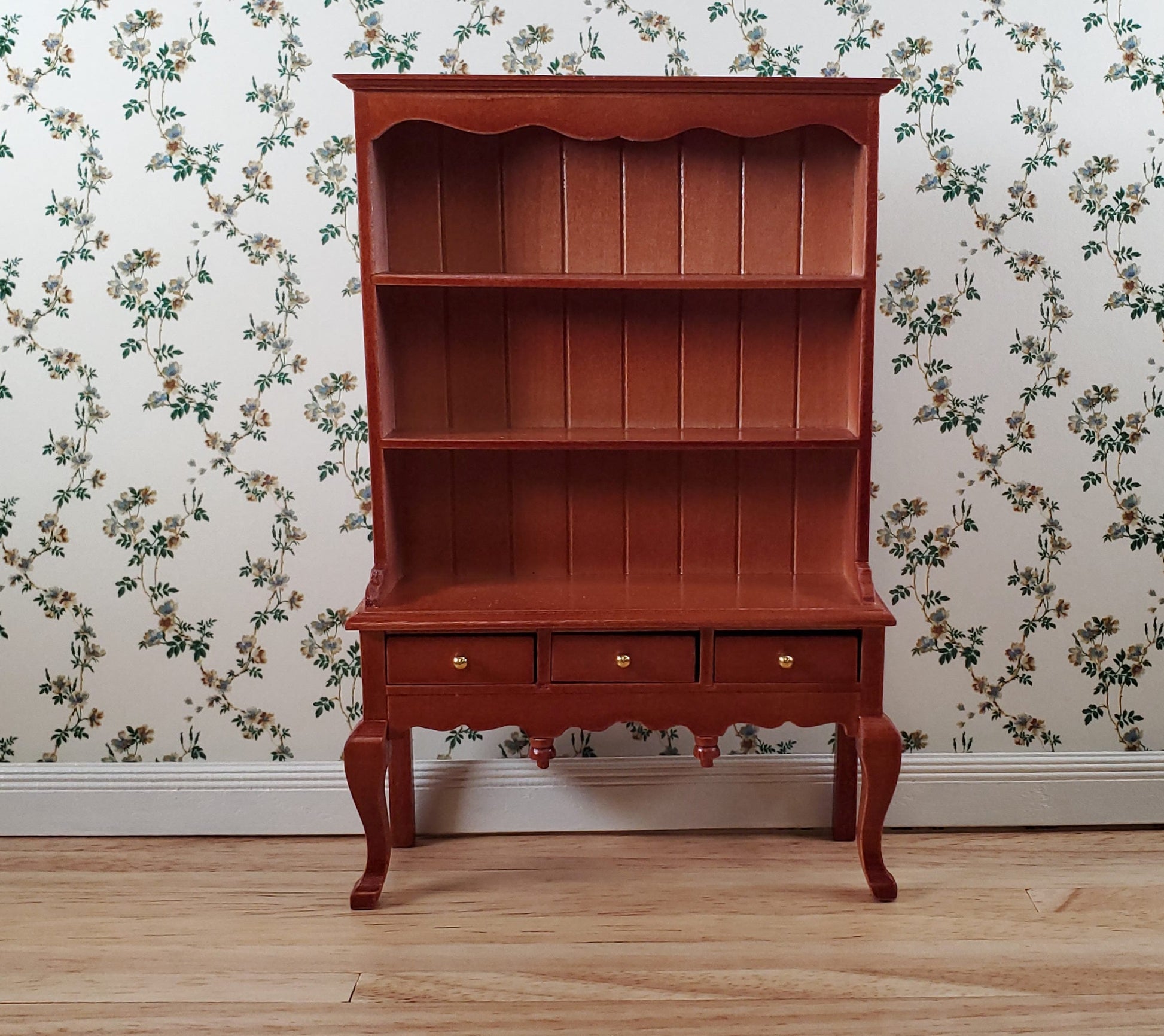 Dollhouse Kitchen Cupboard Hutch Queen Anne Style 1:12 Scale Miniature Furniture