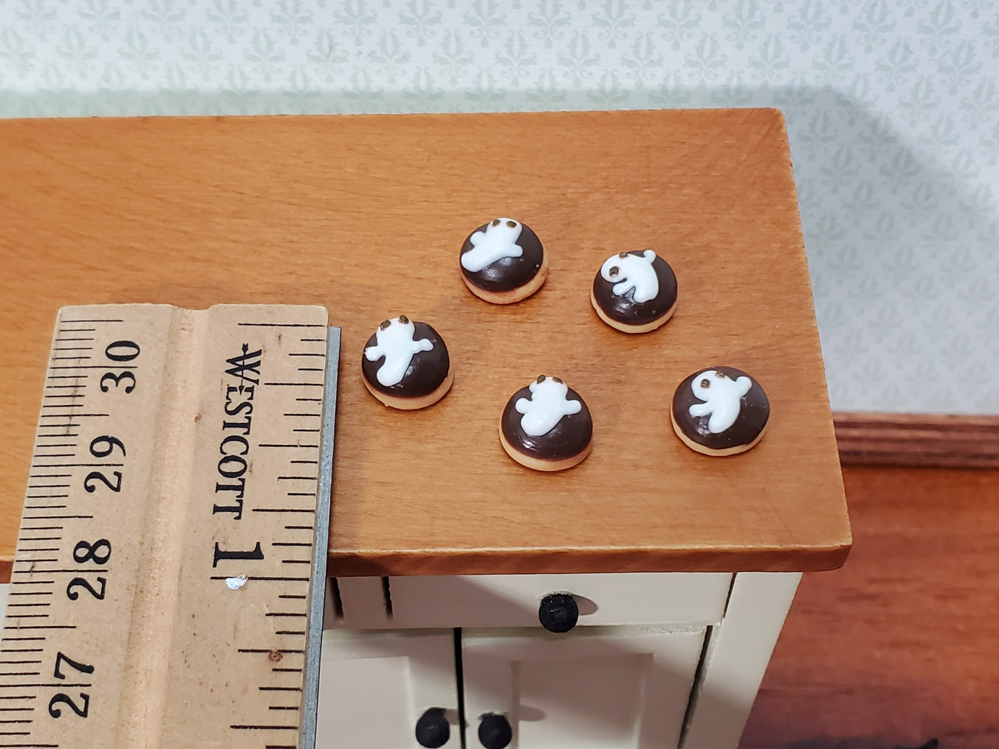 Dollhouse Pastries Donuts Halloween Ghosts Theme Set of 5 1:12 Scale Miniature