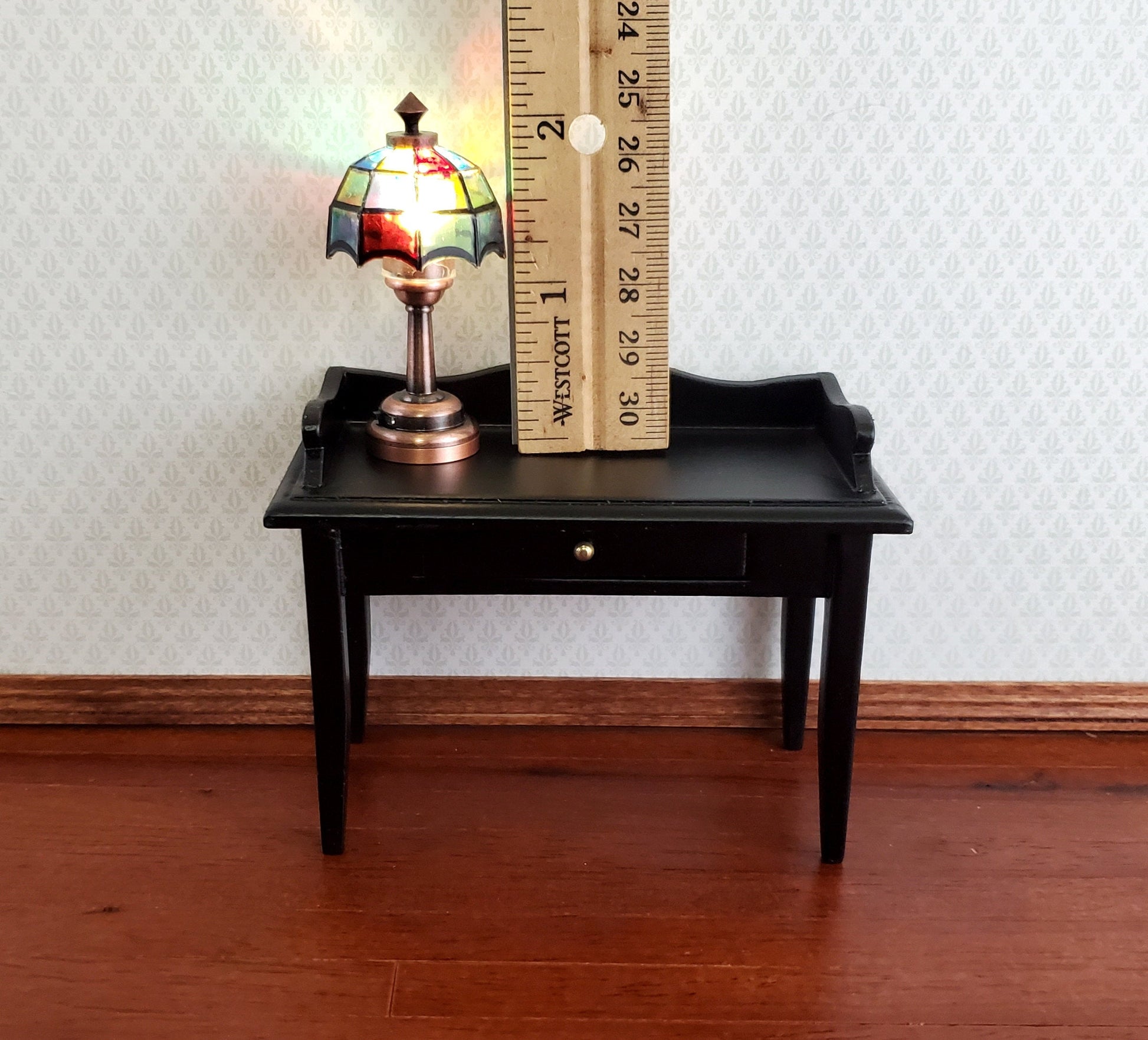 Dollhouse Miniature LED Battery Light Table Lamp Stained Glass Style Bronze Base 1:12 Scale