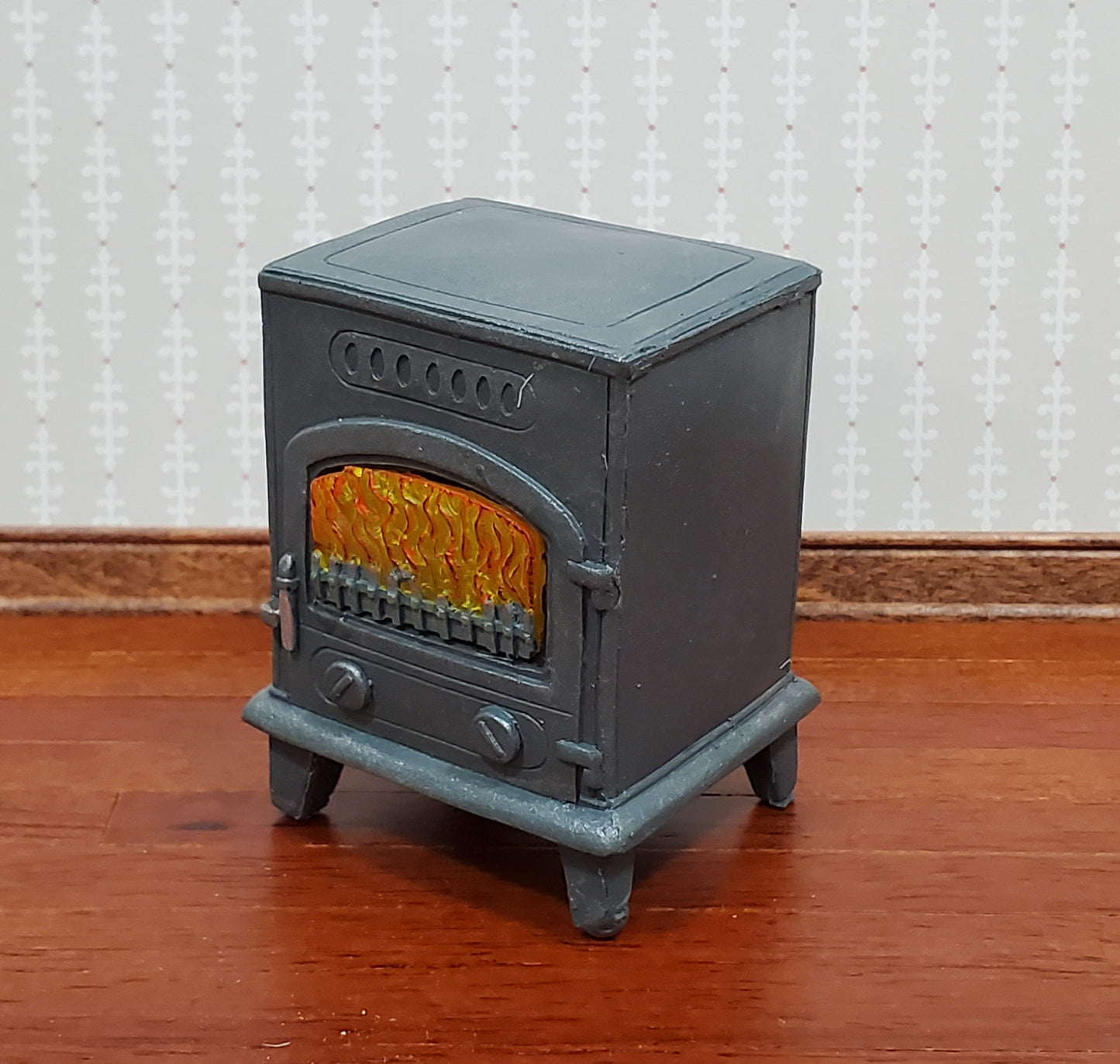 Dollhouse Wood Burning Stove Vintage Style 1:12 Scale Hole for Light