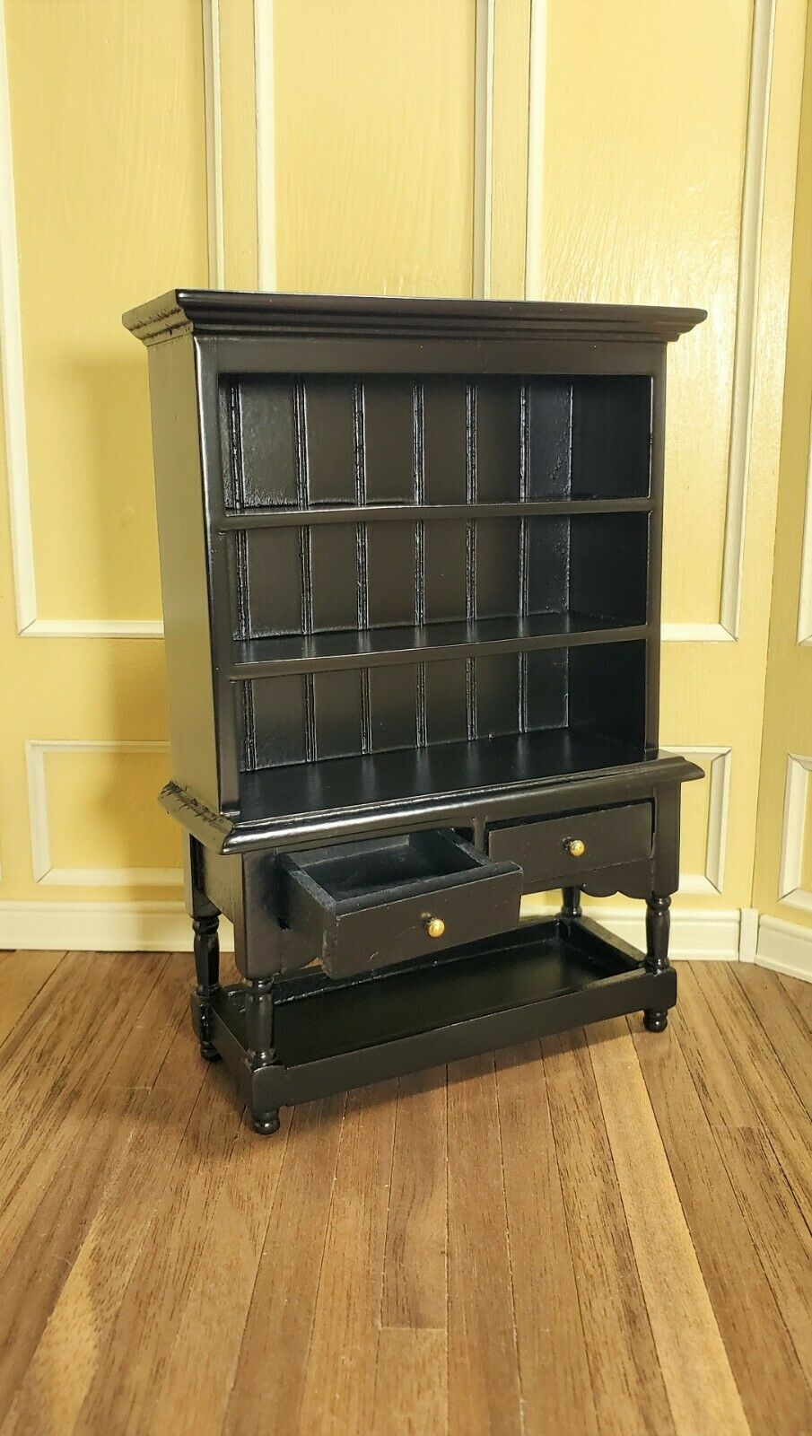 Dollhouse Miniature Welsh Kitchen Cabinet Cupboard 1:12 Scale Black Finish