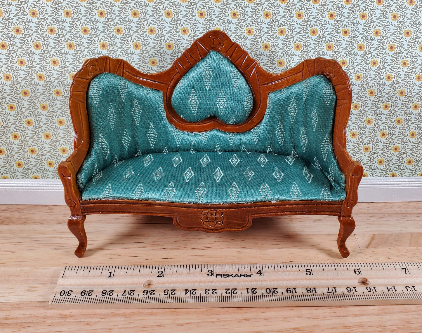 Dollhouse Victorian Green Sofa Couch 1:12 Scale Miniature Wood Furniture