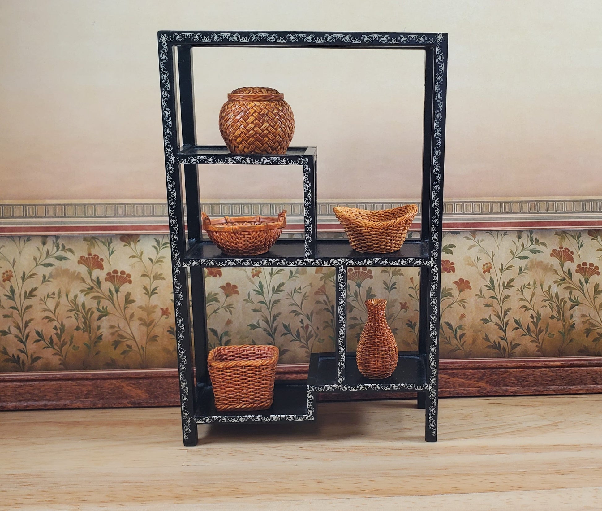 Dollhouse Wicker Style Baskets Set 5 pcs 1:12 Scale Miniatures Cast Resin