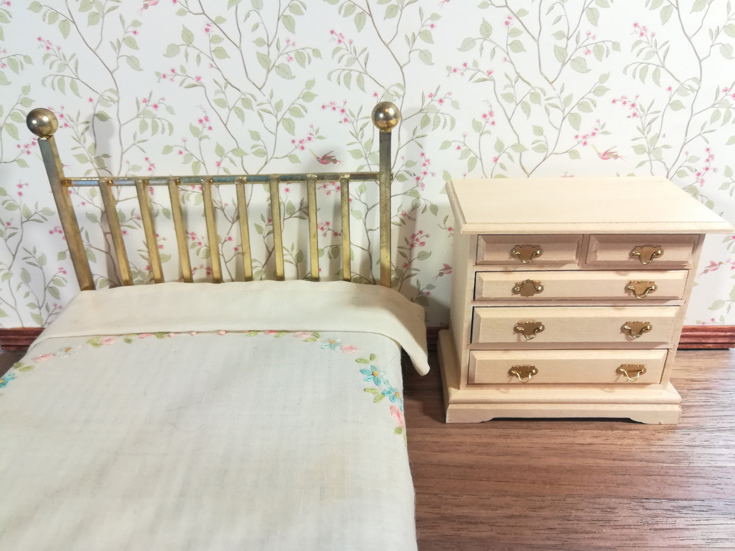 Dollhouse Bedroom Dresser 5 Drawer Unpainted 1:12 Scale Miniature Furniture