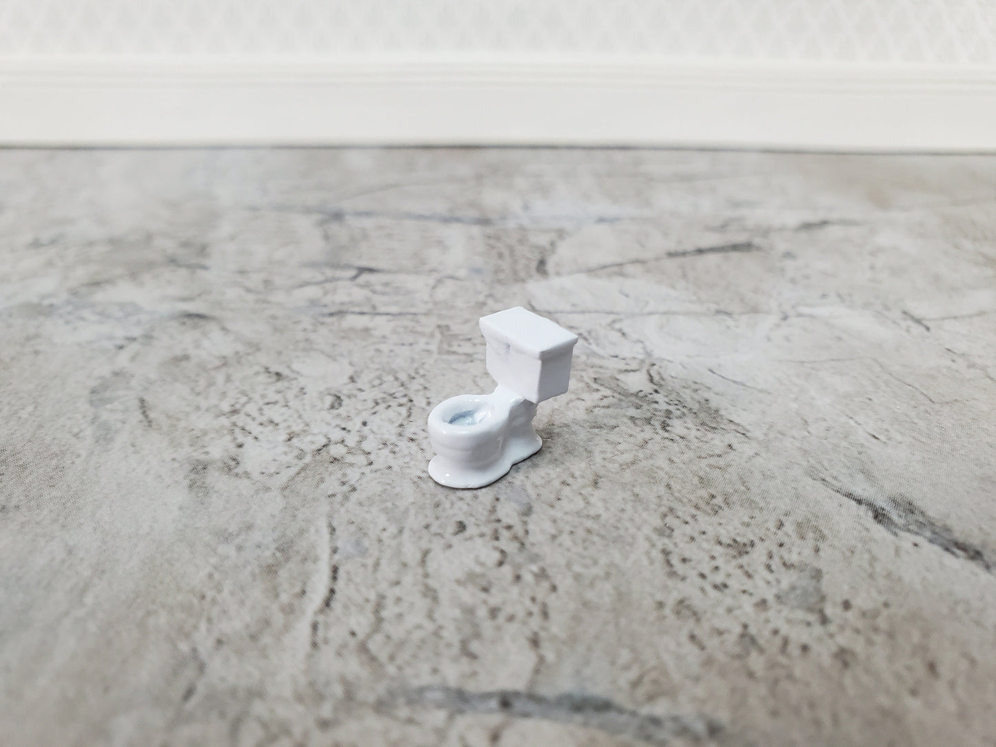 1:144 Scale Miniature Toilet Micro Minis Painted Metal White Dollhouse Furniture