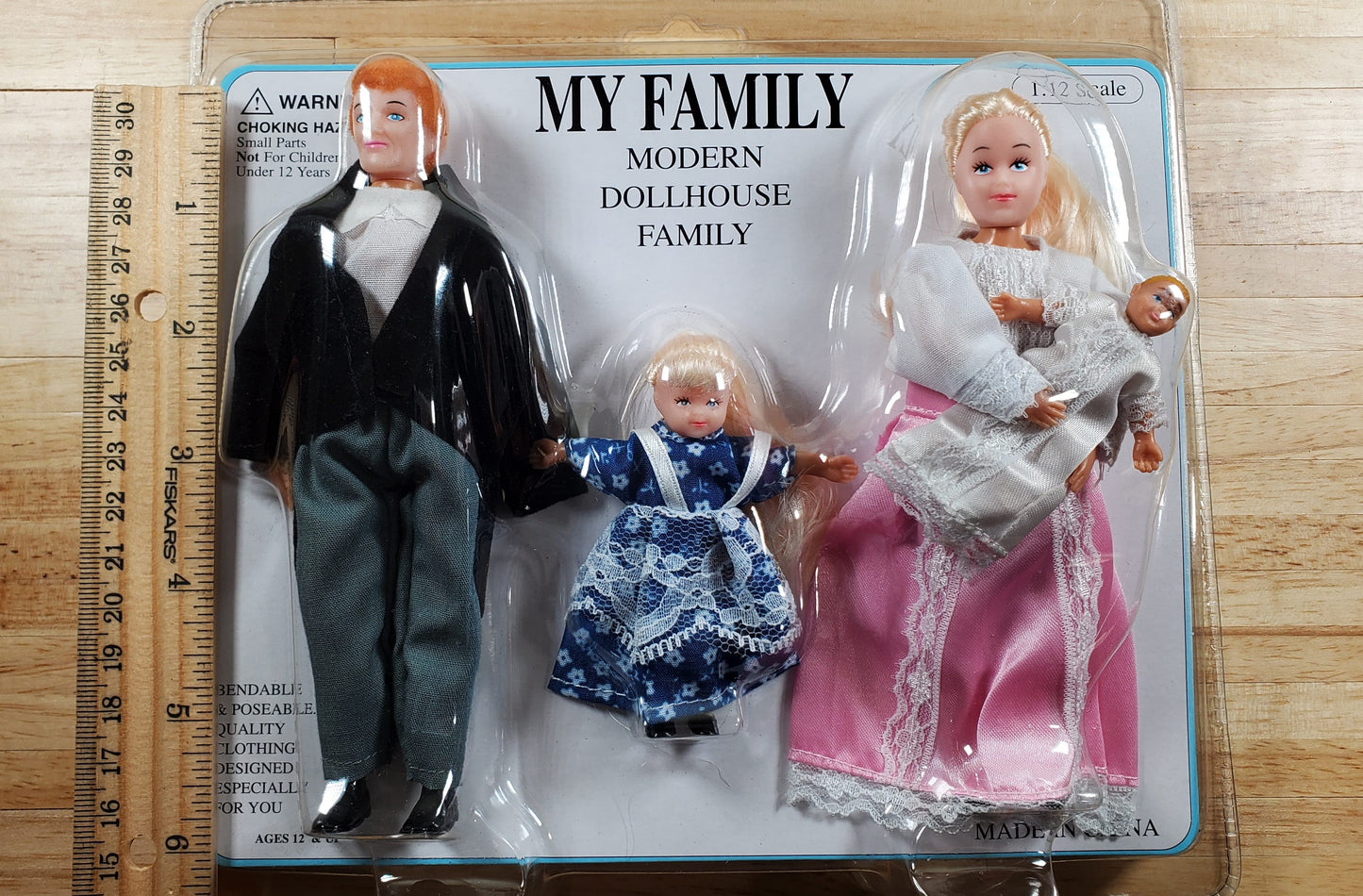 Dollhouse Victorian Family Dolls Dad Mom Daughter Baby Poseable 1:12 Scale