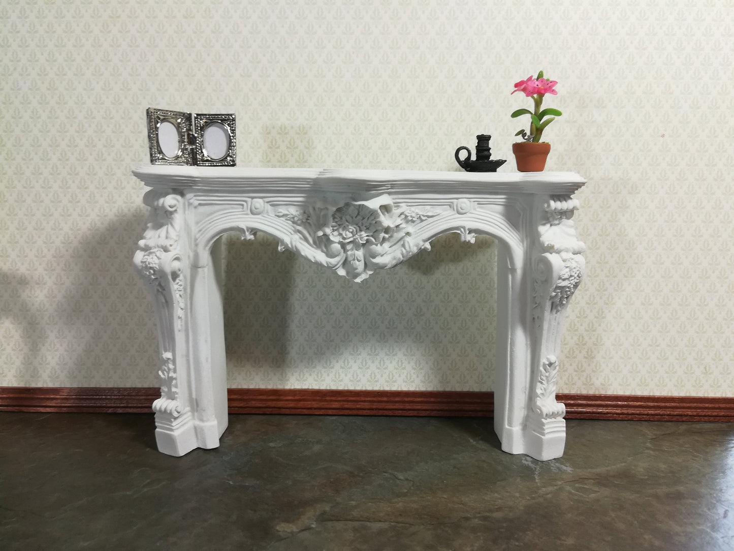 Dollhouse Miniature Chamber Candle Holder 1:12 Scale Black Metal