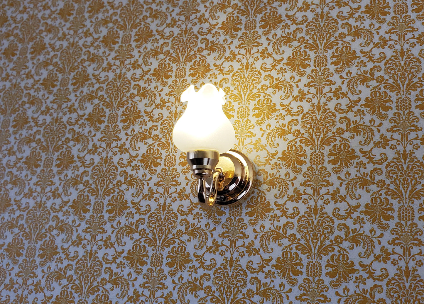 Dollhouse Miniature LED Battery Light Single Tulip Sconce 1:12 Scale