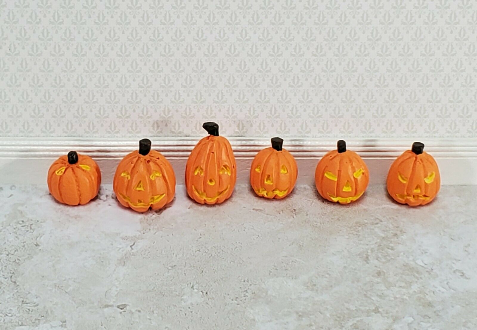 Dollhouse Pumpkins Carved x6 Assorted 1:12 Scale Miniatures Halloween Decor