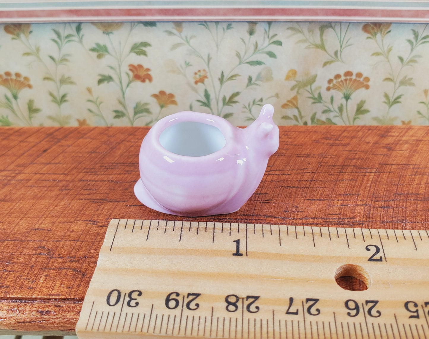 Dollhouse Snail Planter Pink Ceramic 1:12 Scale Miniature Garden Pot for Plants
