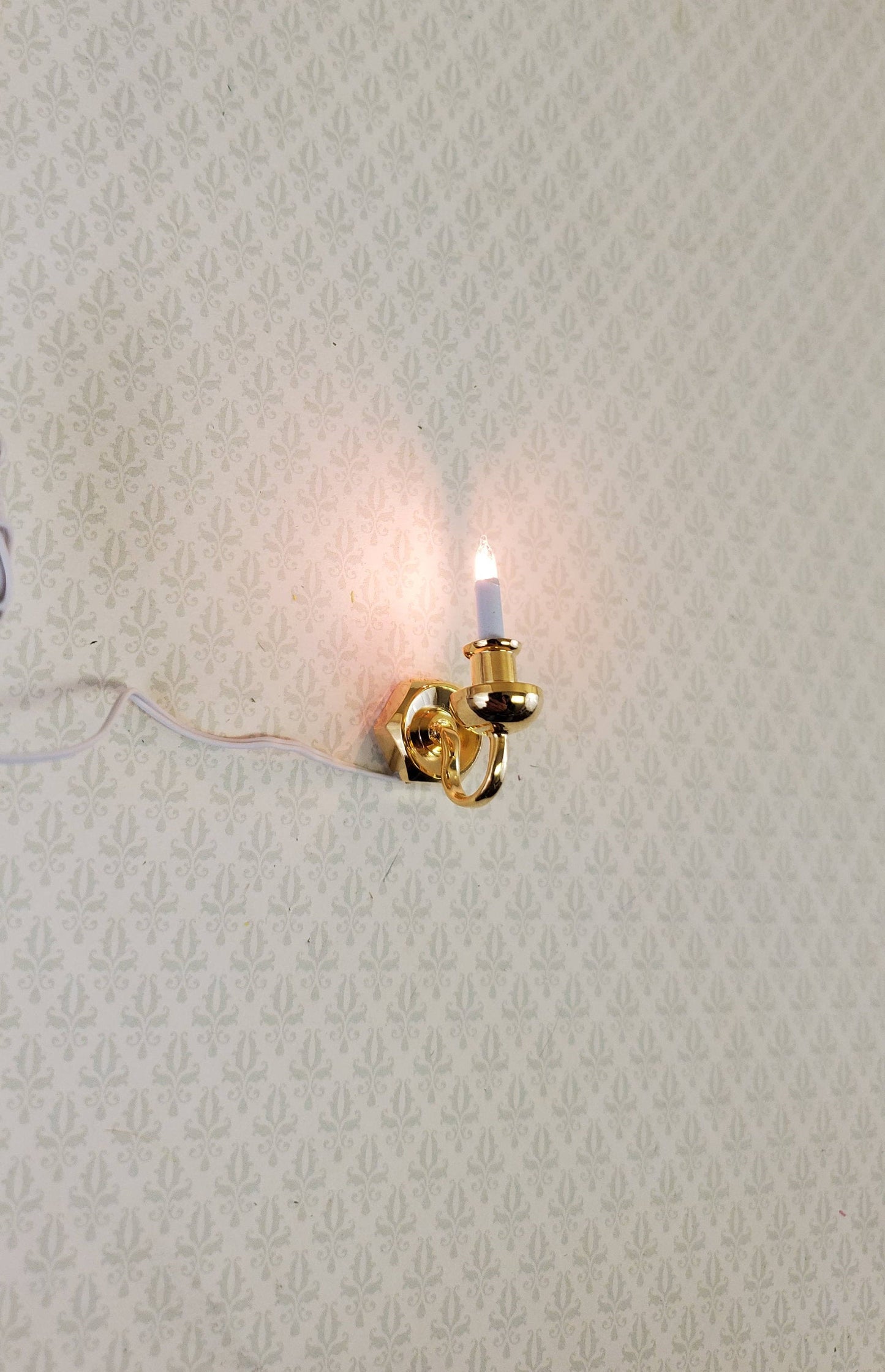 Dollhouse Light Single Candle Wall Sconce 12 Volt w/ Plug 1:12 Scale Houseworks