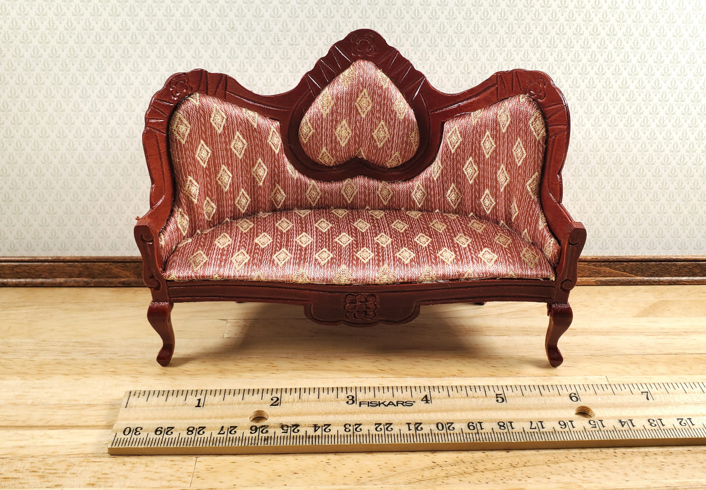 Dollhouse Victorian Heart Sofa Diamonds Dark Pink 1:12 Scale Miniature Furniture